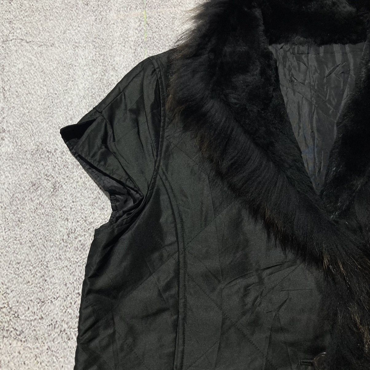Japanese Brand 2000s Japanese Brand Trim Fur Vest Jacket Vkei Gothic Grunge Size US L / EU 52-54 / 3 - 6 Thumbnail