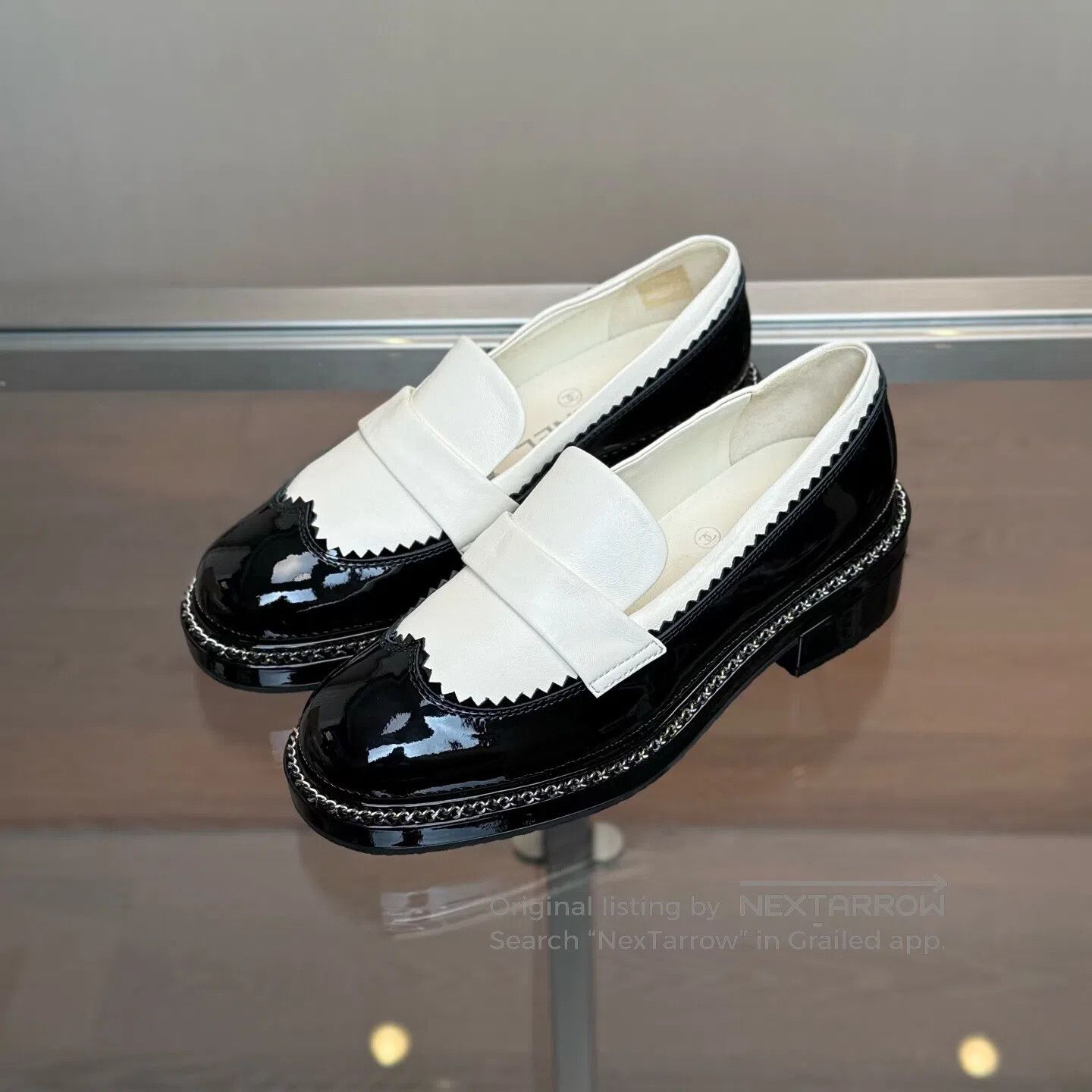 Chanel Chanel Round-toed lacquered leather color-matched loafers Size US 5 / IT 35 - 1 Thumbnail