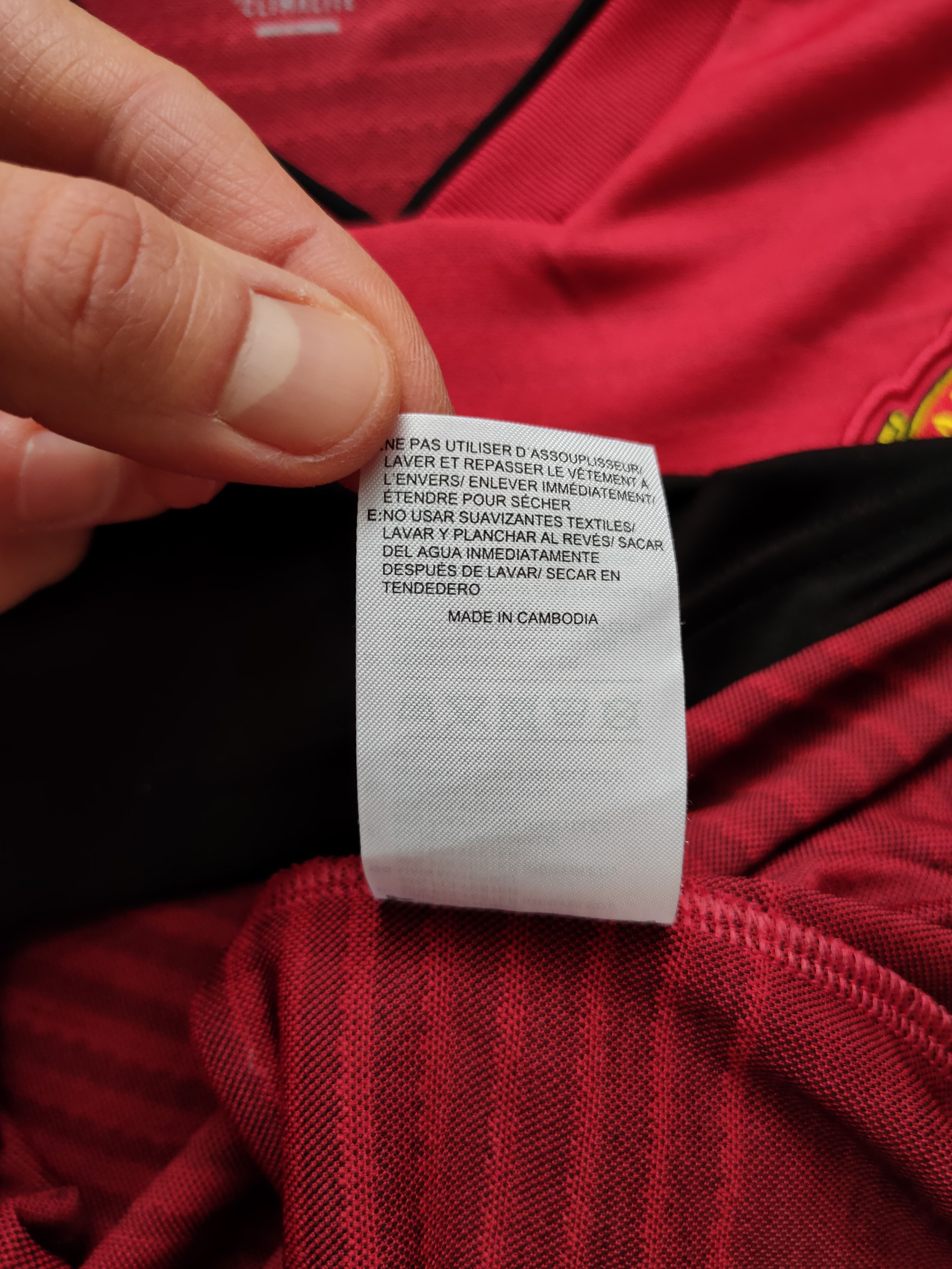 Adidas Adidas Manchester United Soccer Jersey James Football TShirt Size US XL / EU 56 / 4 - 6 Thumbnail
