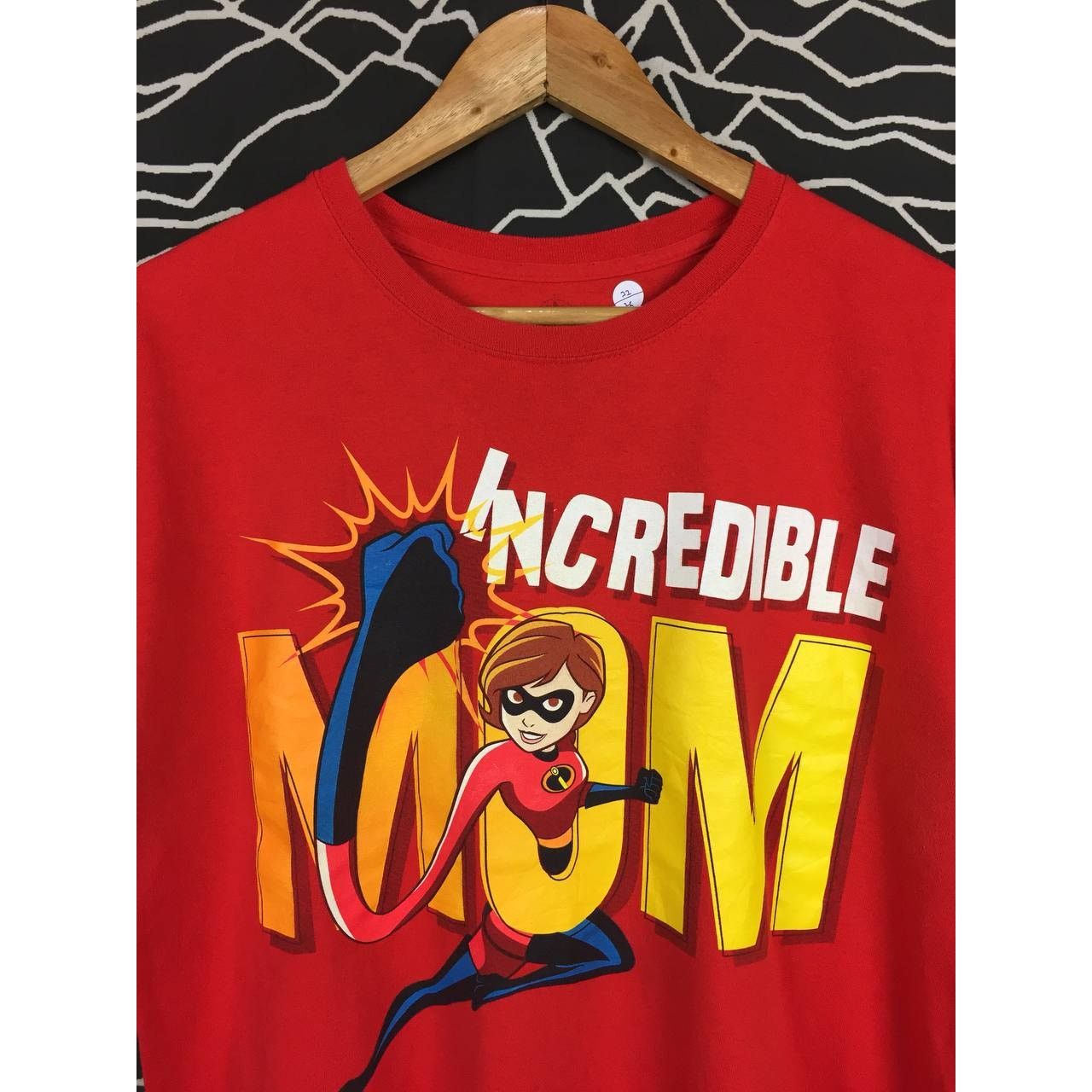 Disney × Vintage Disney The Incredibles Animated Film Incredible Mom Tee Size US L / EU 52-54 / 3 - 3 Thumbnail