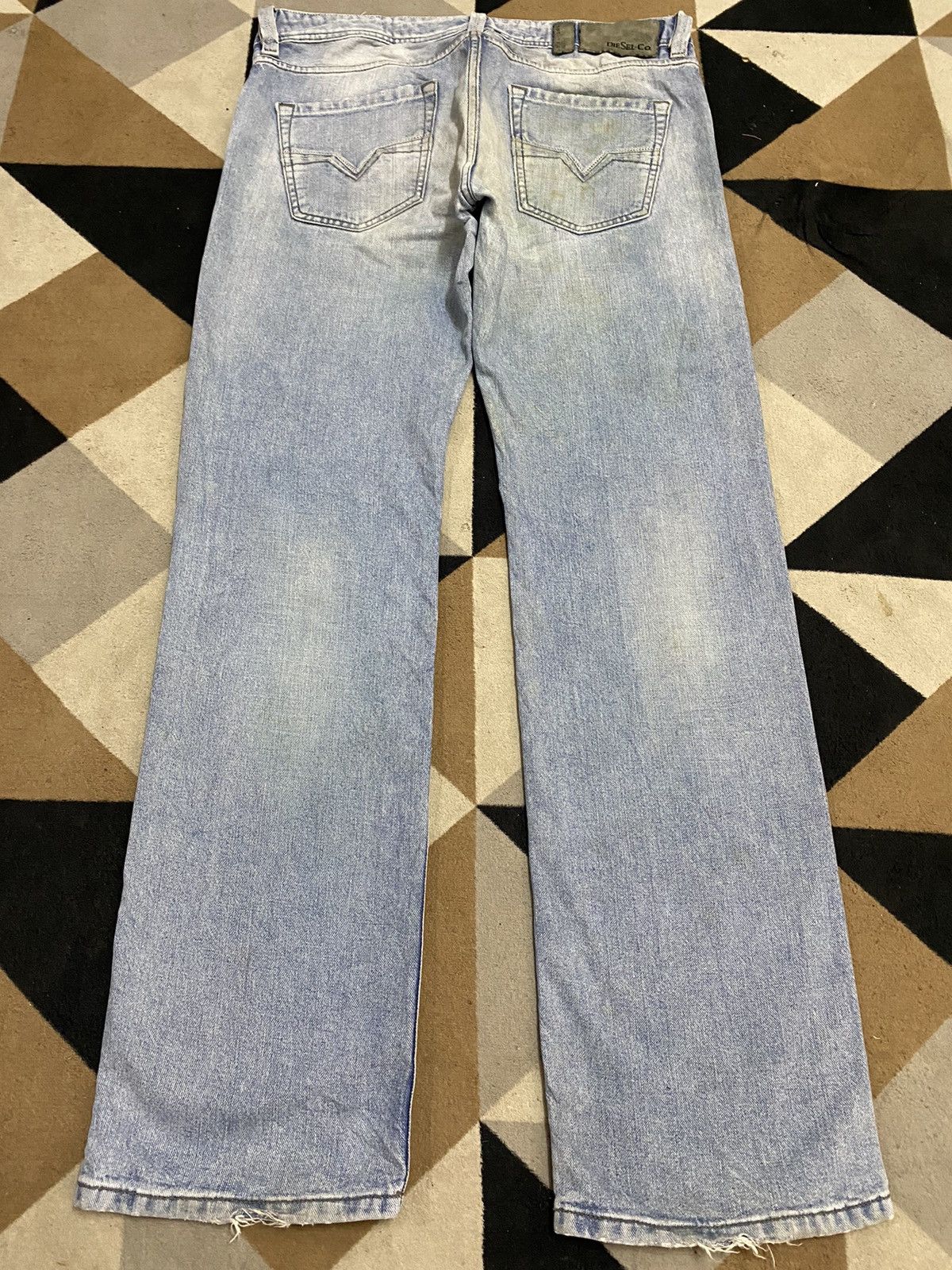 Diesel Vtg Diesel Larkee Faded Wash Butterfly Botton Loose Jeans Size US 34 / EU 50 - 2 Thumbnail