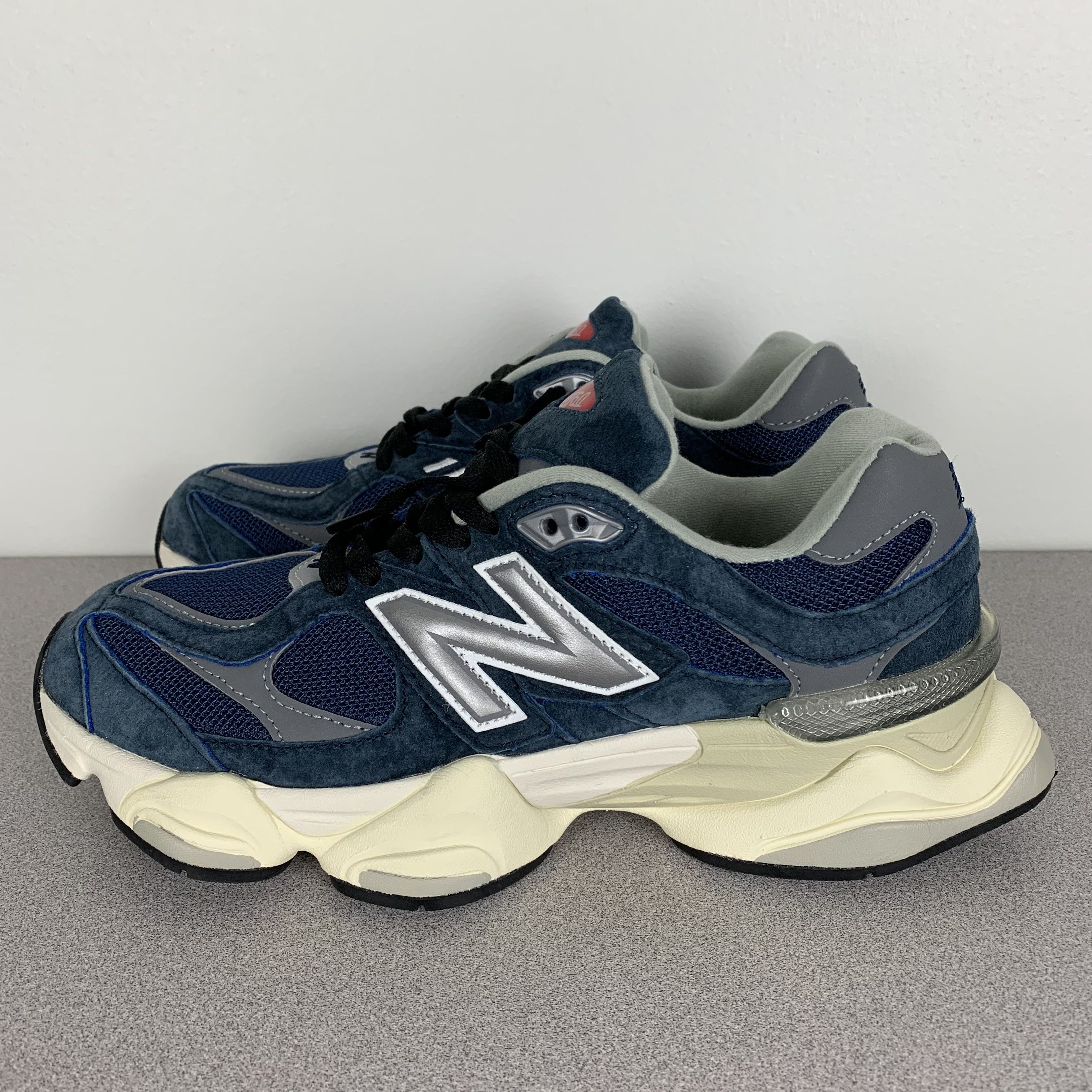 New Balance 9060 Navy White Size US 8.5 / EU 41-42 - 3 Thumbnail