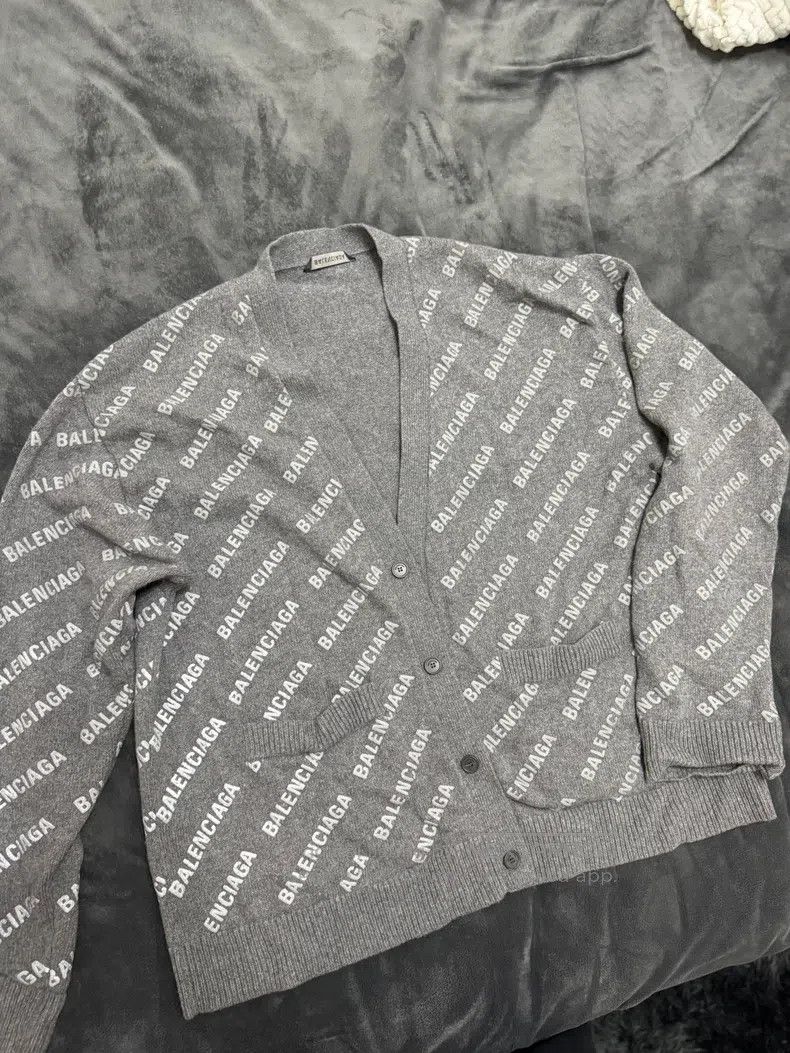 Balenciaga Balenciaga Gray Bullet Screen Logo Cardigan Sweater Size US M / EU 48-50 / 2 - 1 Thumbnail