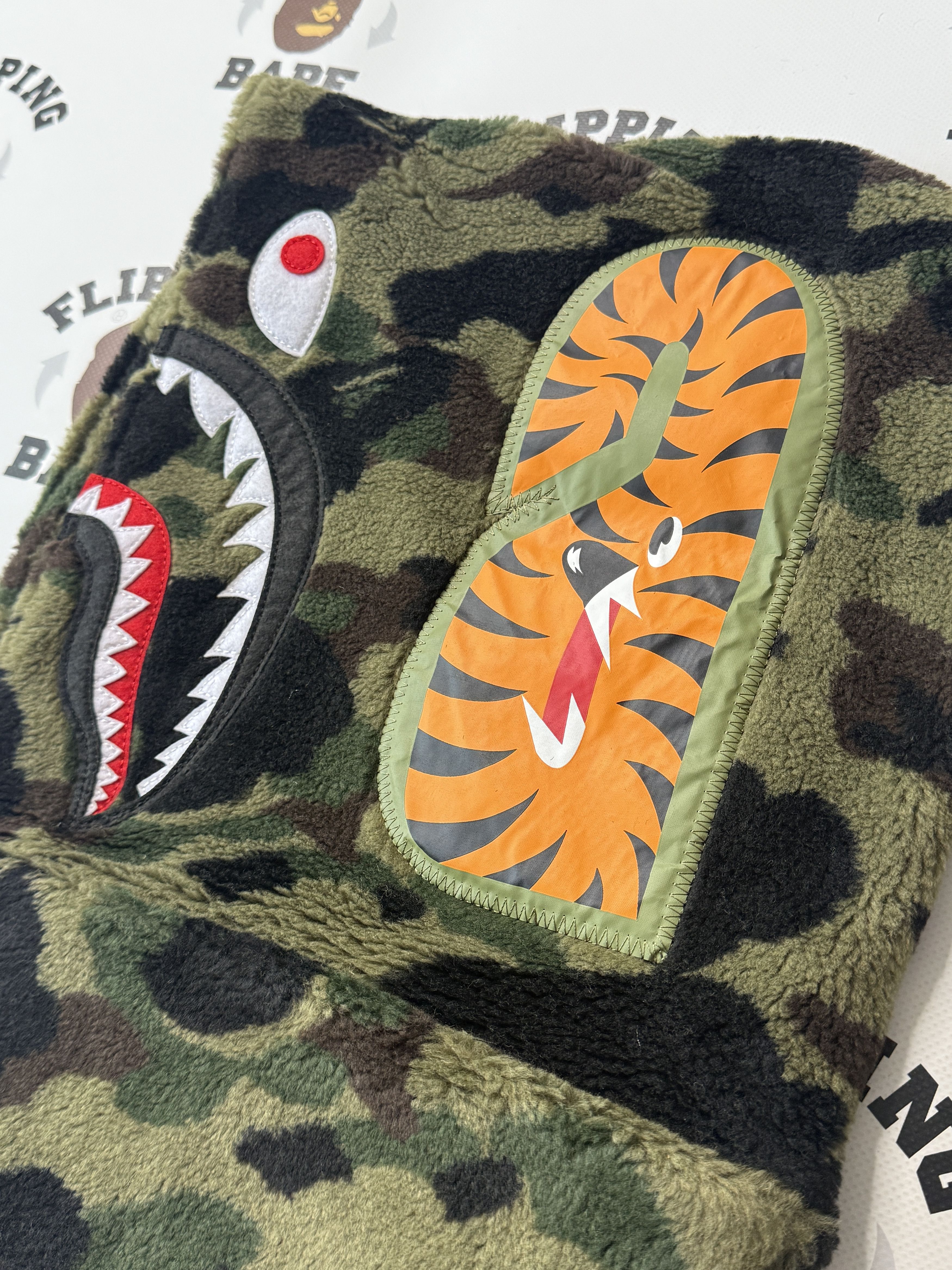 Bape 1ST CAMO SHARK BOA SNOOD Size ONE SIZE - 10 Thumbnail