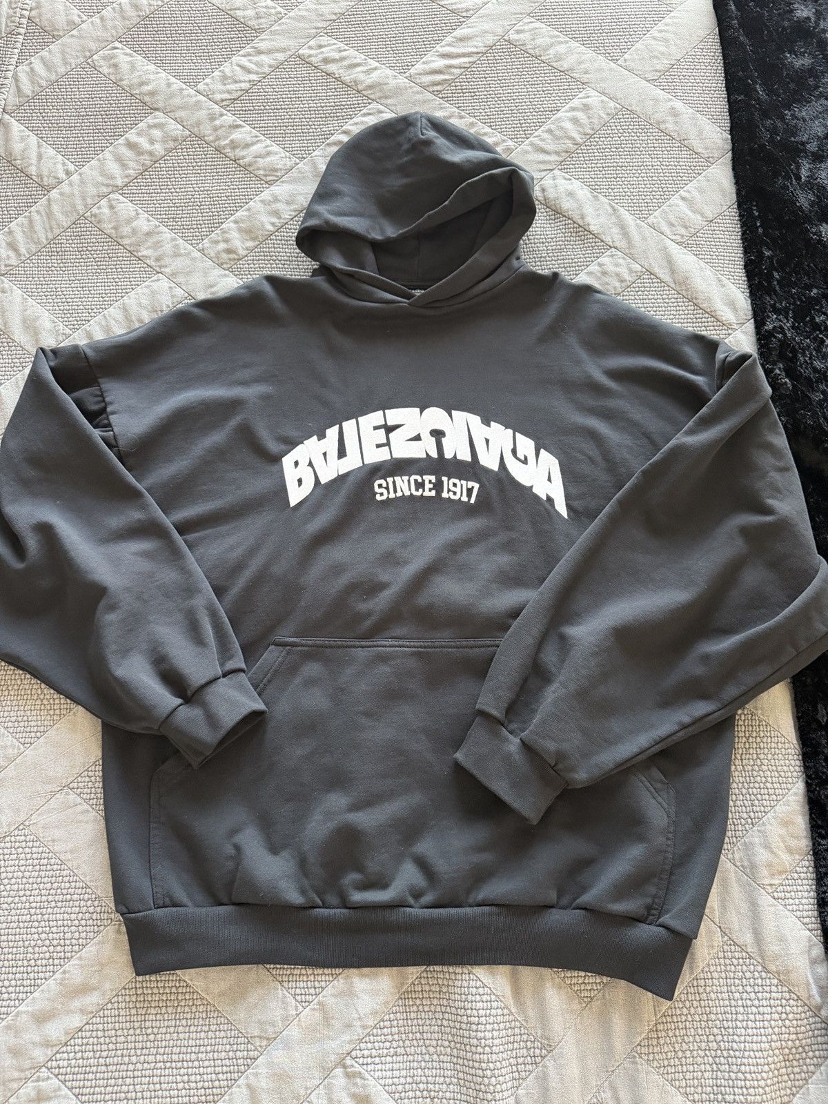 Balenciaga Balenciaga Reverse Logo Hoodie Size US M / EU 48-50 / 2 - 1 Thumbnail