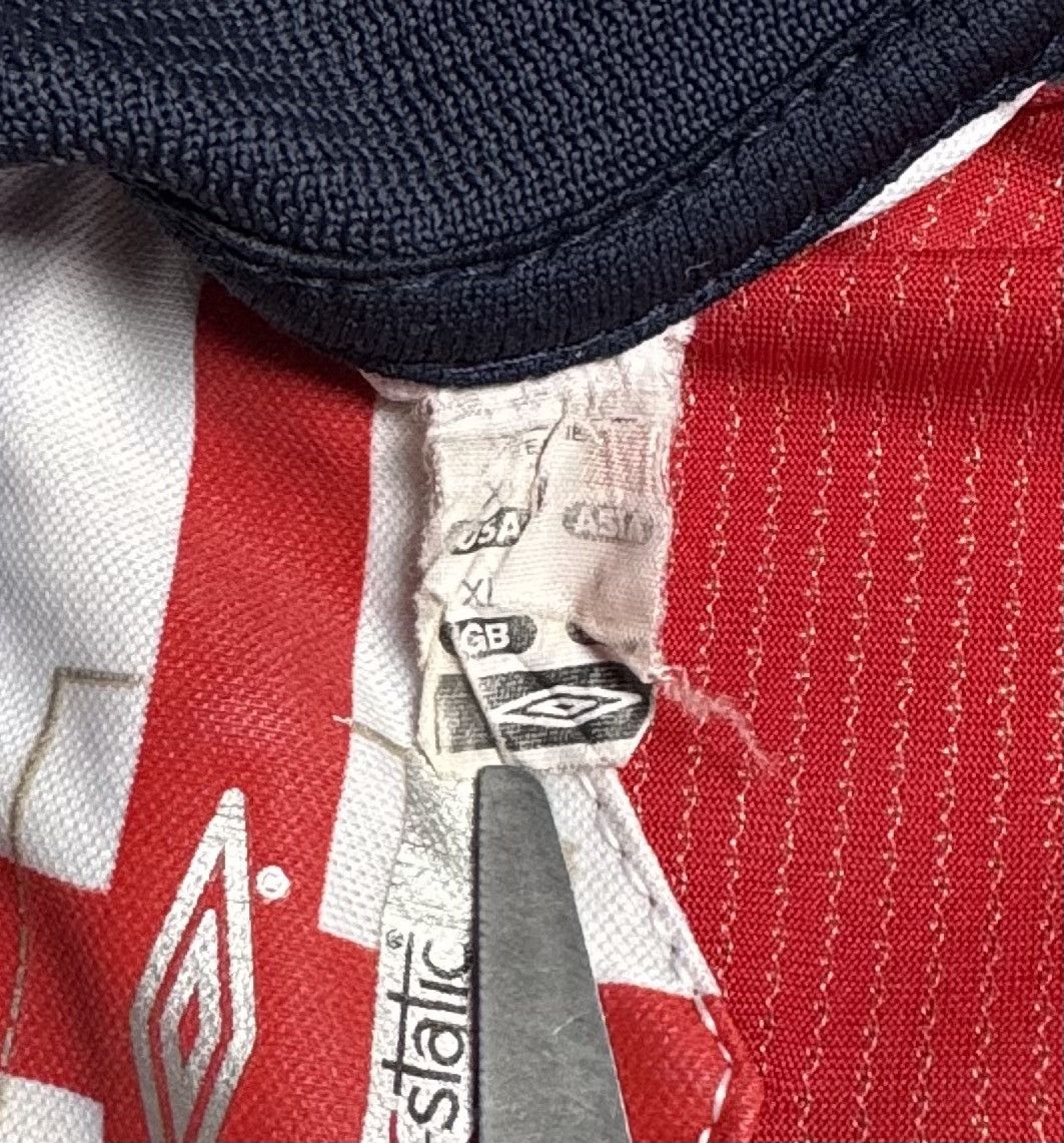 Umbro England 2004 2006 Away Football Shirt Soccer Jersey Umbro Size US XL / EU 56 / 4 - 10 Thumbnail
