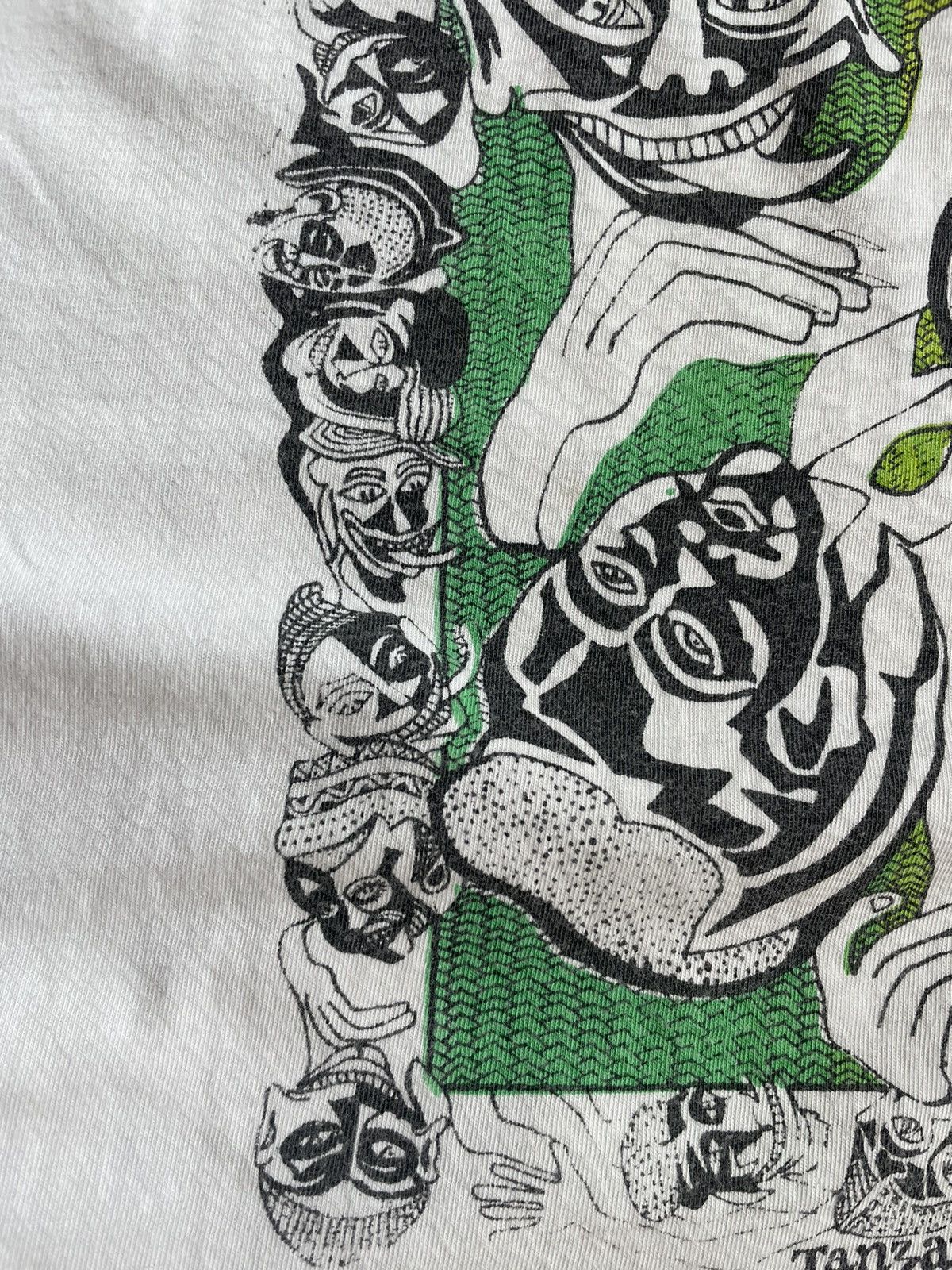 Vintage Crazy 90’s The Wonders Of Africa T-Shirt Faces Cult Vintage Size US XL / EU 56 / 4 - 8 Thumbnail