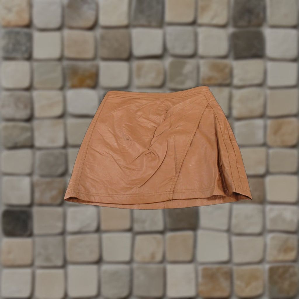 Free People VINTAGE Free People Mini Skirt Womens 4 Short Brown Faux Leather Zipper - Casual Party/Cocktail Womens Size 4 Brown Size 27" / US 4 / IT 40 - 1 Thumbnail