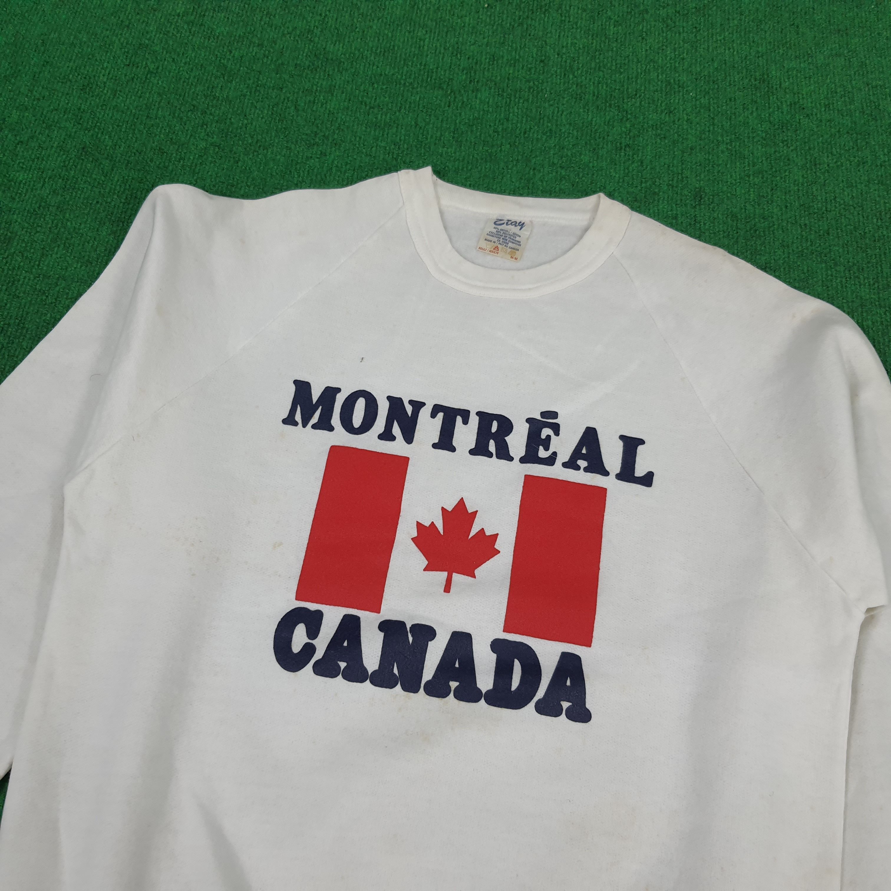 Vintage Vintage Montreal CANADA Flag Sweatshirts Size US S / EU 44-46 / 1 - 2 Thumbnail