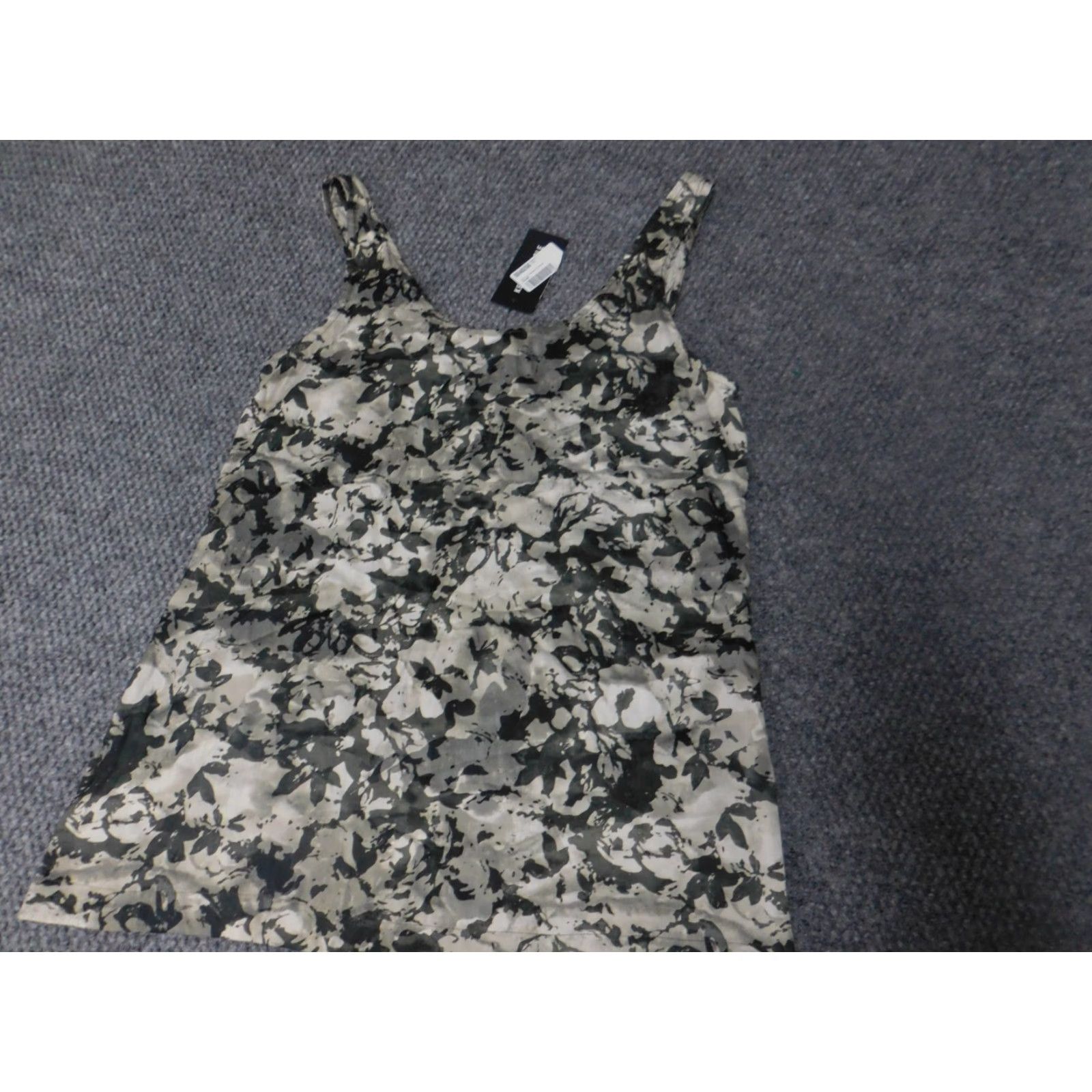 Kenneth Cole Kenneth Cole Womens Blouse XS Green Floral Crew Neck Pullover Short Sleeve Casual Button Polyester Rayon Pattern Vintage No Size XS / US 0-2 / IT 36-38 - 4 Thumbnail