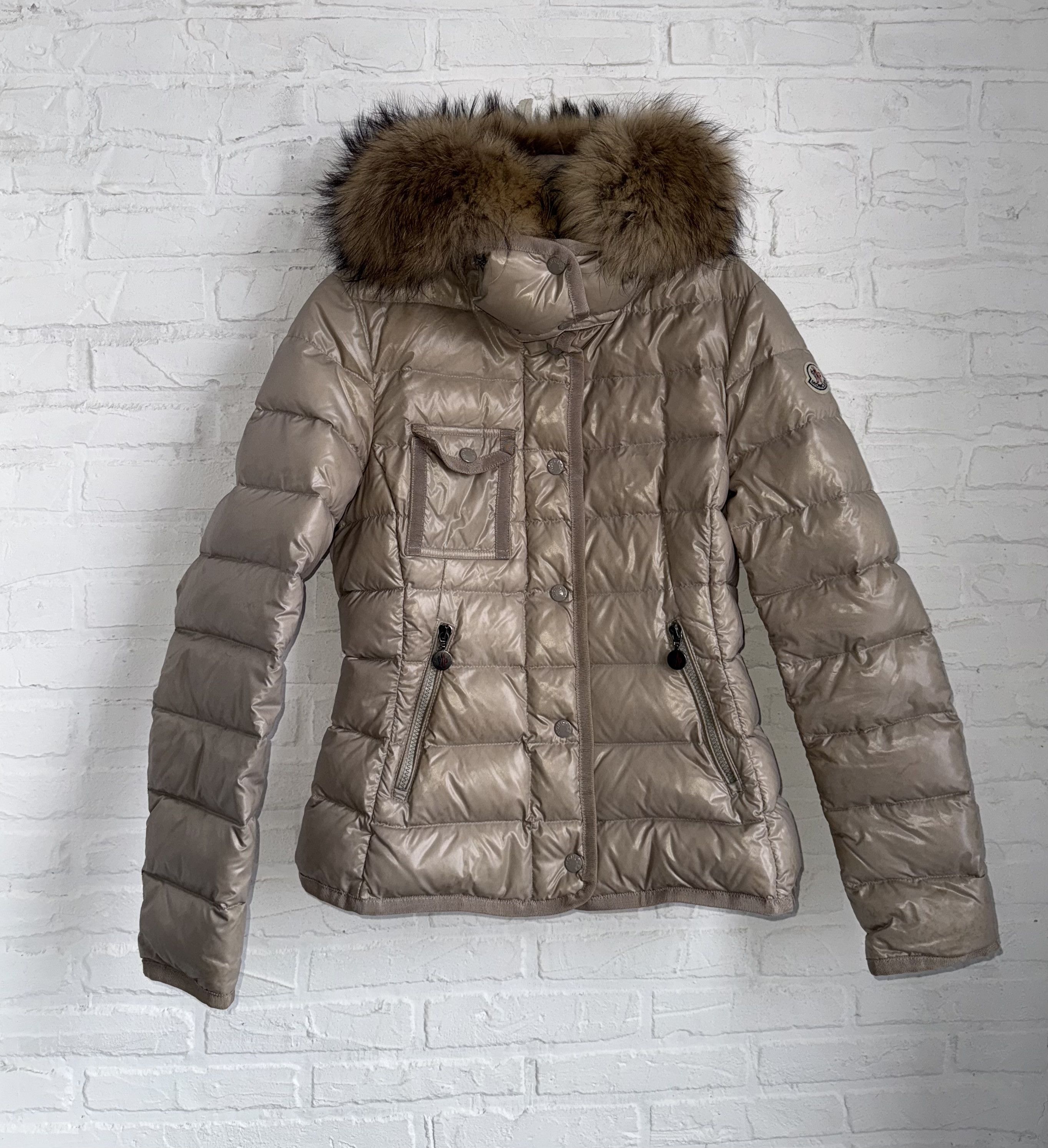 Moncler Moncler Armoise Giubbotto Beige Fur Hood Down Puffer Jacket Size S / US 4 / IT 40 - 1 Thumbnail