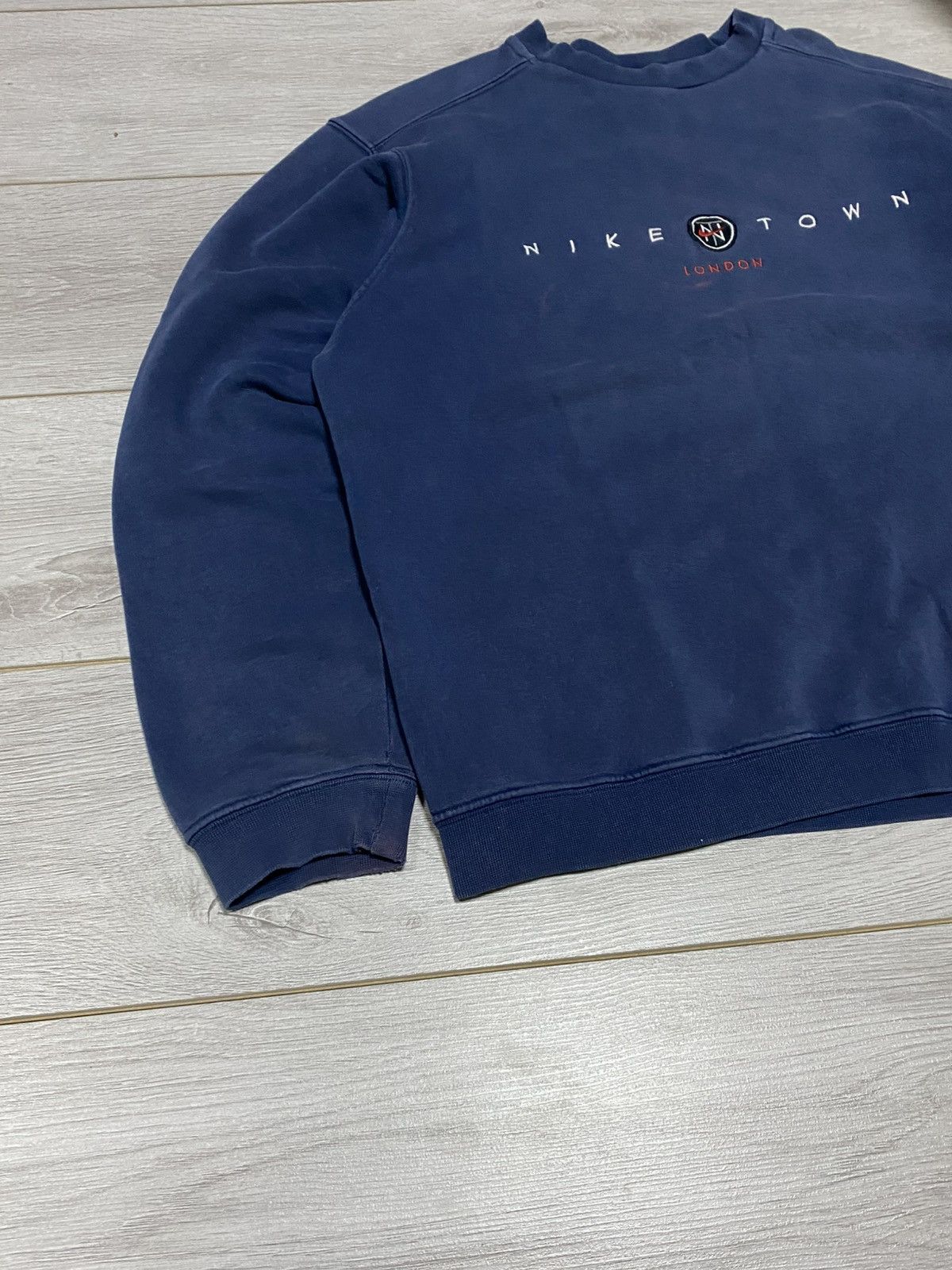 Nike Nike town London spell out vintage sweatshirt Size US M / EU 48-50 / 2 - 4 Thumbnail