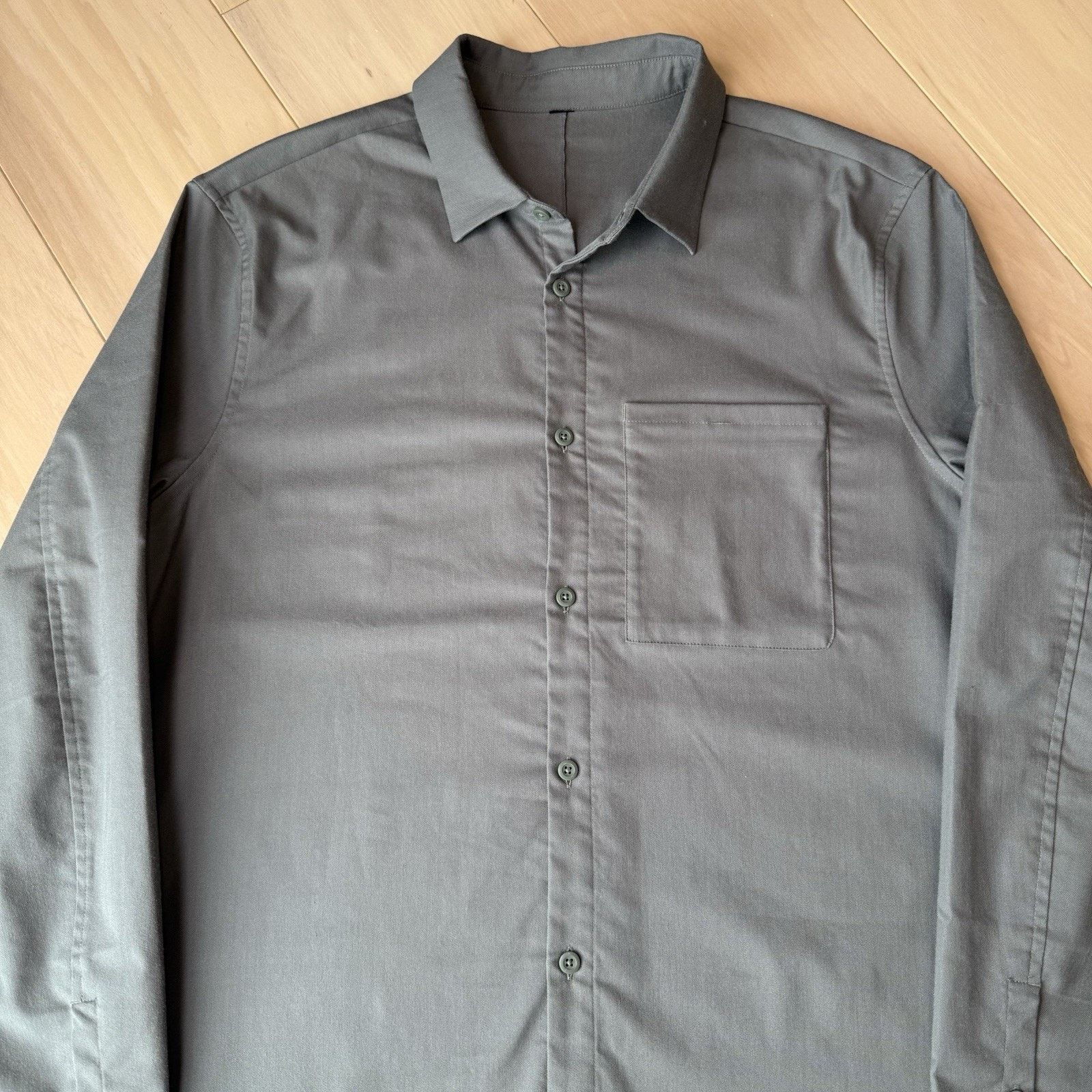 Lululemon Lululemon Utility Shirt L Dark Gray Long Sleeve Minimalist Size US L / EU 52-54 / 3 - 4 Thumbnail