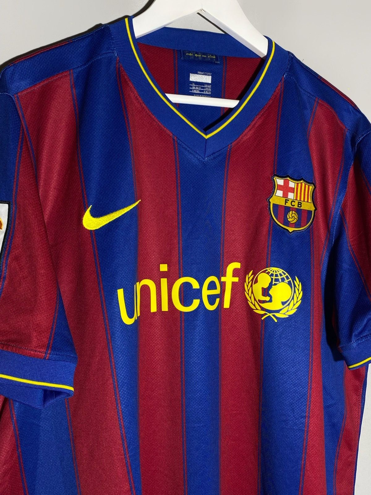 Nike Nike FC Barcelona 2009/10 Home Football Shirt Messi Era Size US XL / EU 56 / 4 - 3 Thumbnail