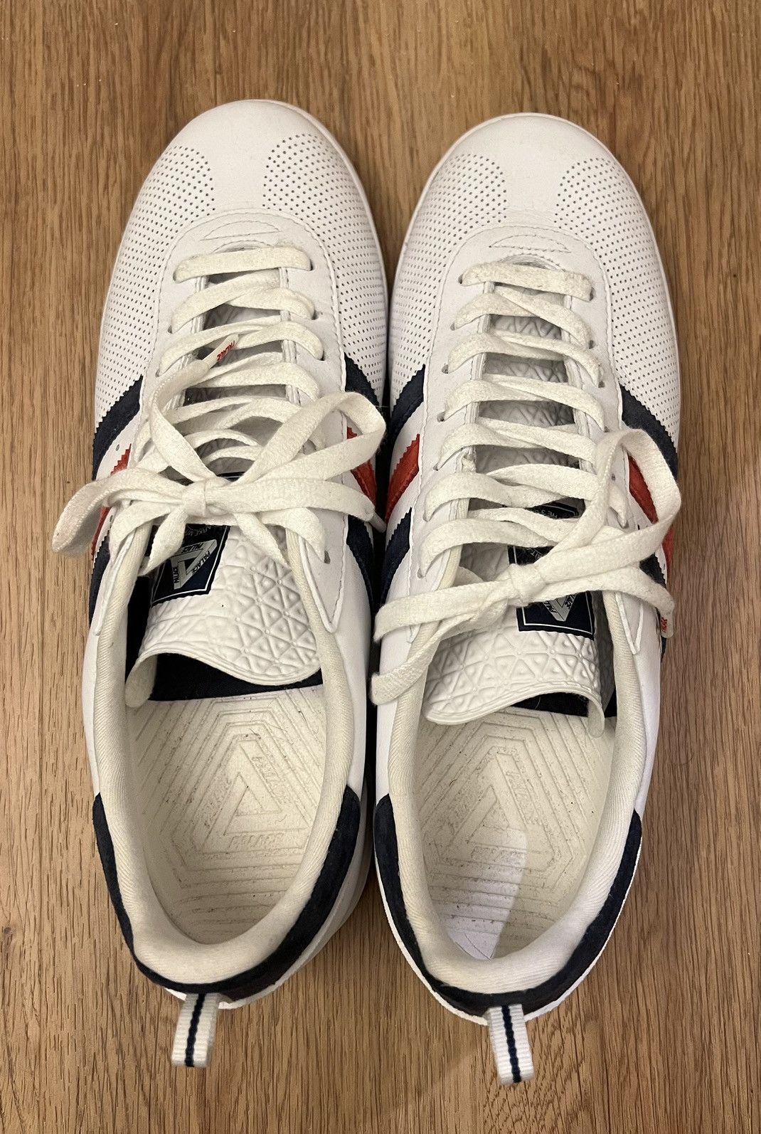 Adidas × Palace adidas Palace Indoor Size US 10 / EU 43 - 2 Thumbnail