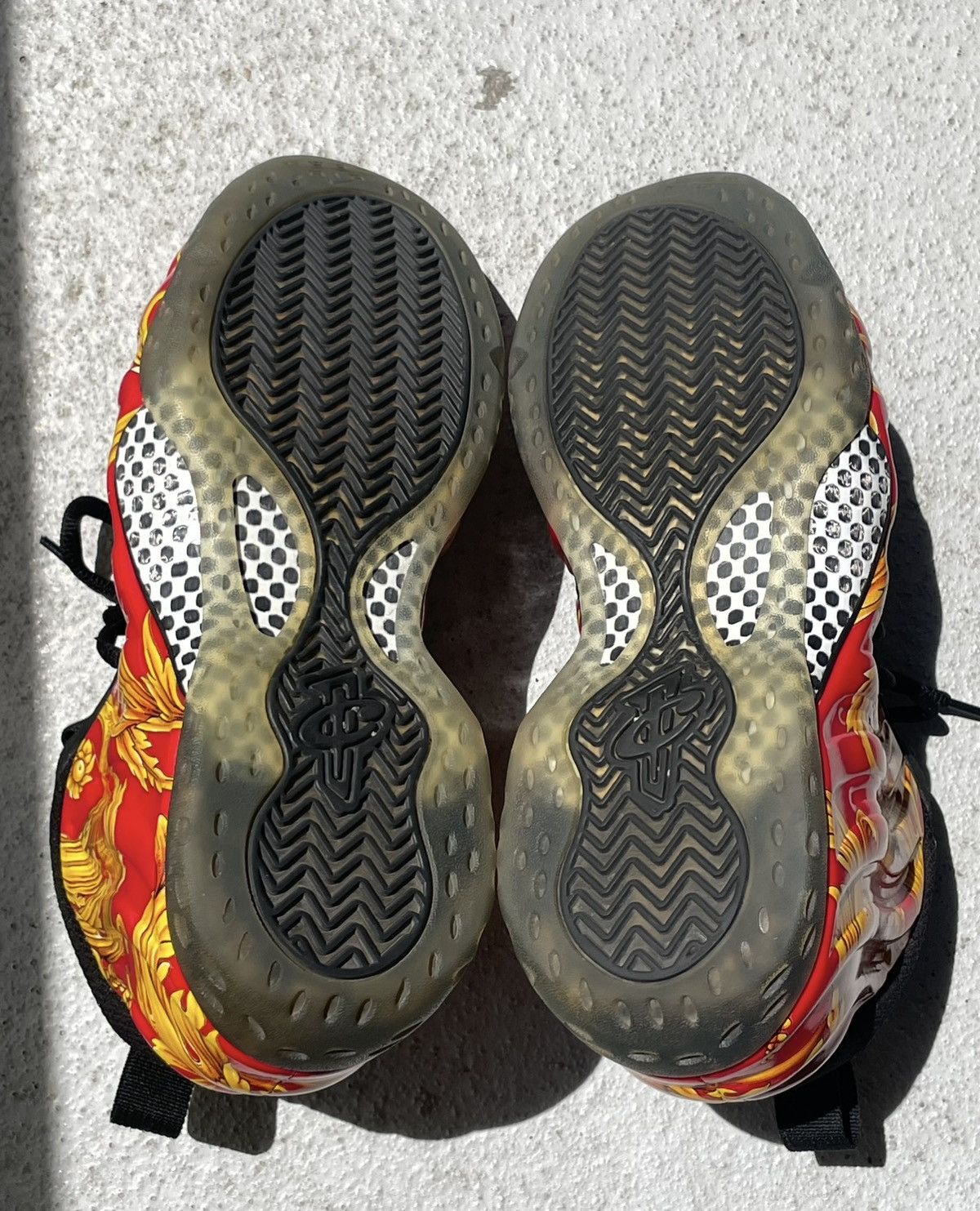 Nike × Supreme Supreme x Nike Foamposite Red Size US 9.5 / EU 42-43 - 2 Thumbnail