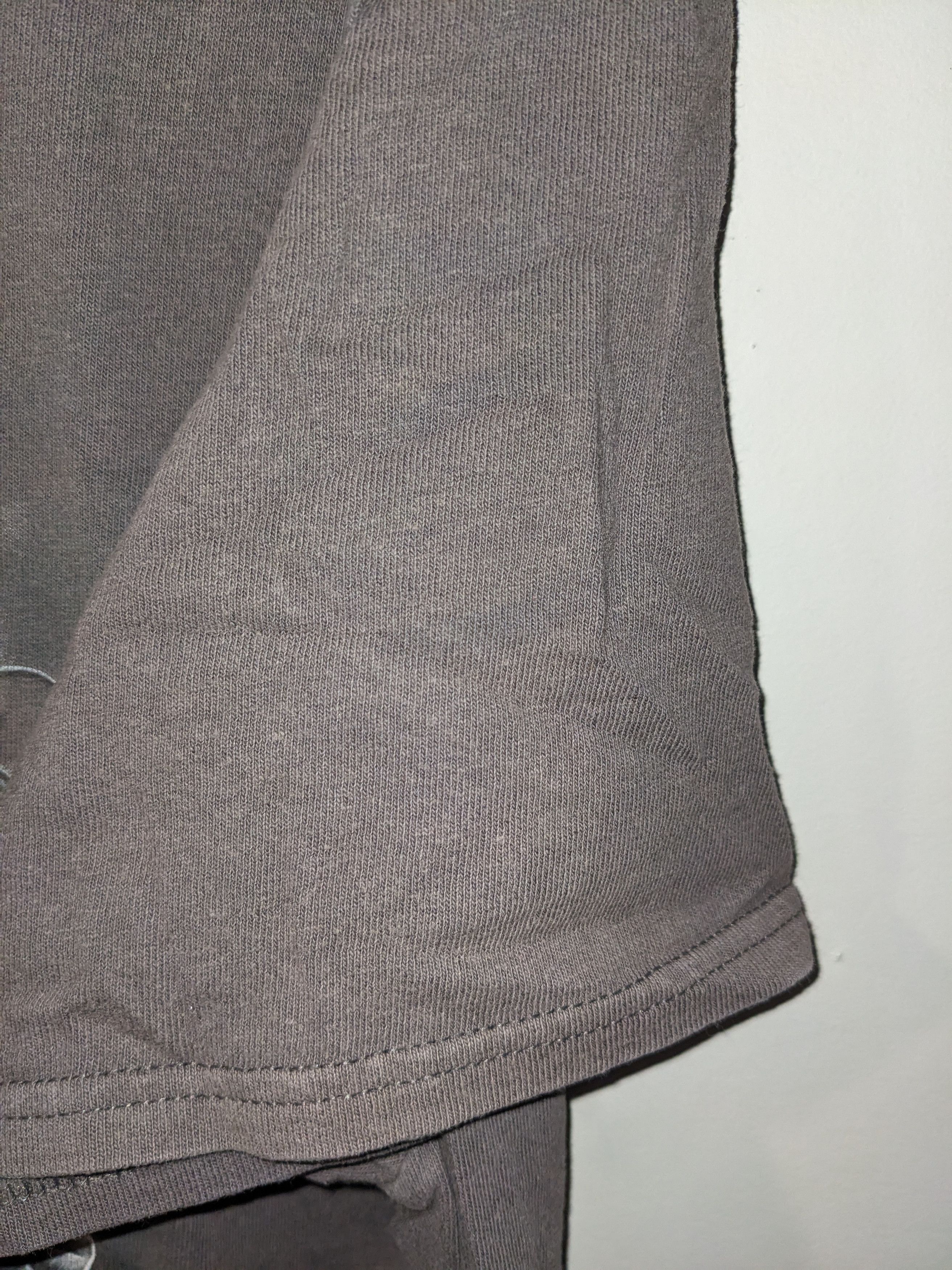 Gildan × Vintage Vintage Y2K Dragon Tomb Stone Mythic Gray Large T-Shirt Size US L / EU 52-54 / 3 - 6 Thumbnail
