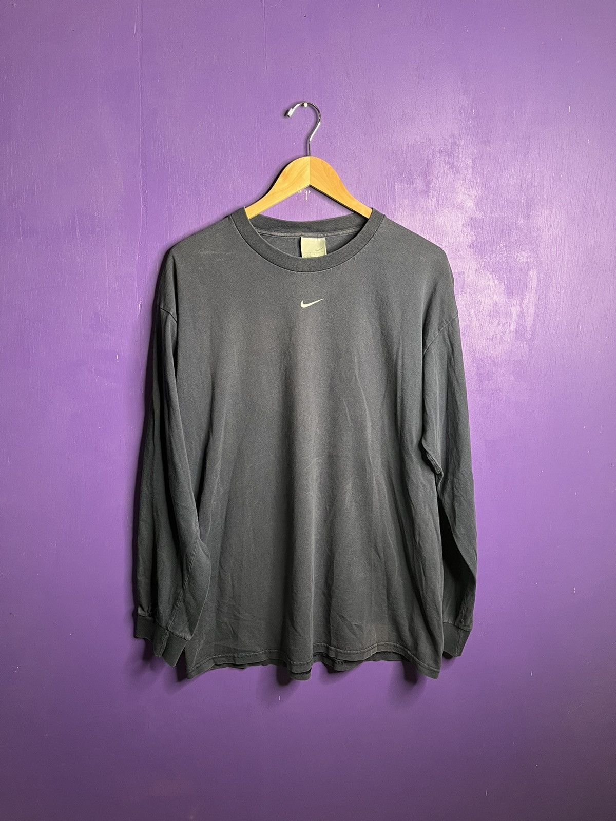 Nike × Vintage Vintage 00s Nike center swoosh long-sleeve t-shirt Size US L / EU 52-54 / 3 - 1 Thumbnail