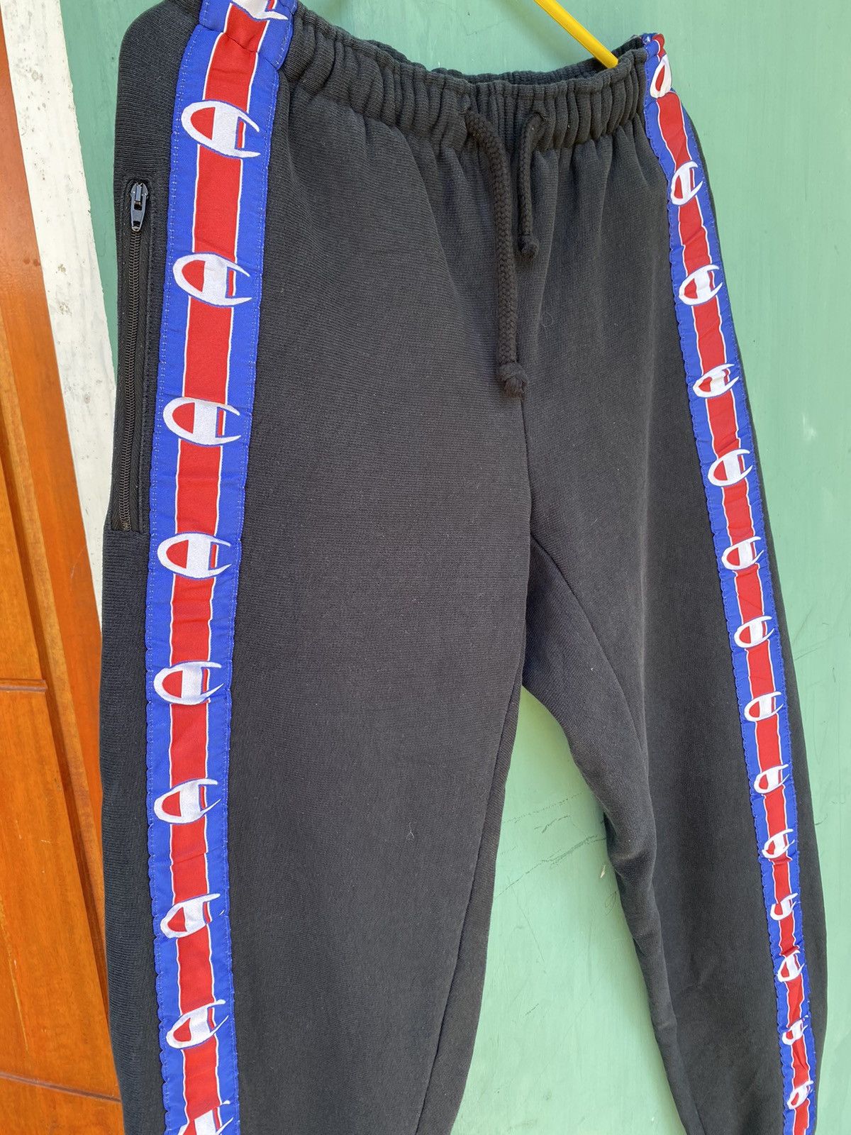 Champion x vetements sweatpants deals