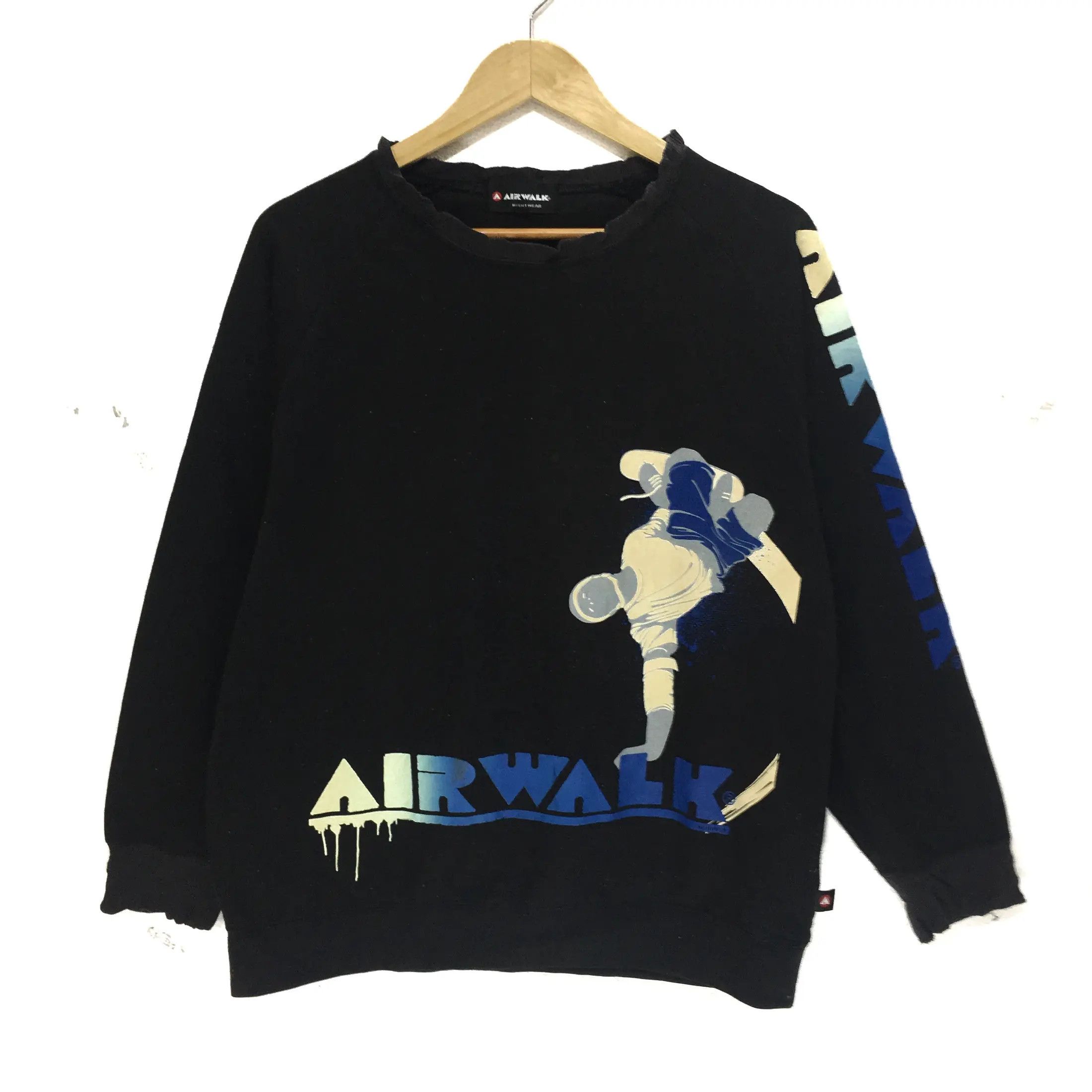 Airwalk Vintage AIRWALK Skateboard Graffiti Crew Sweatshirt Sweater Size US L / EU 52-54 / 3 - 1 Thumbnail