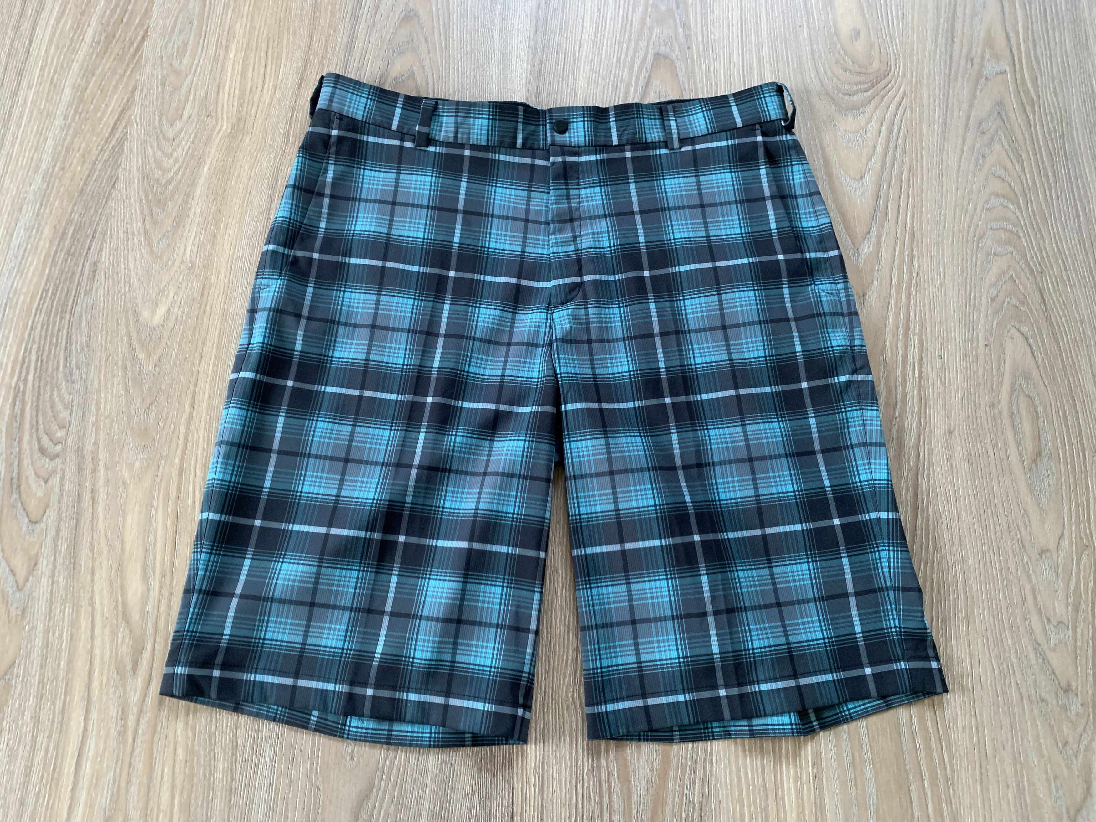 Nike Nike Golf Tour Performance Plaid Shorts Size US 36 / EU 52 - 2 Thumbnail