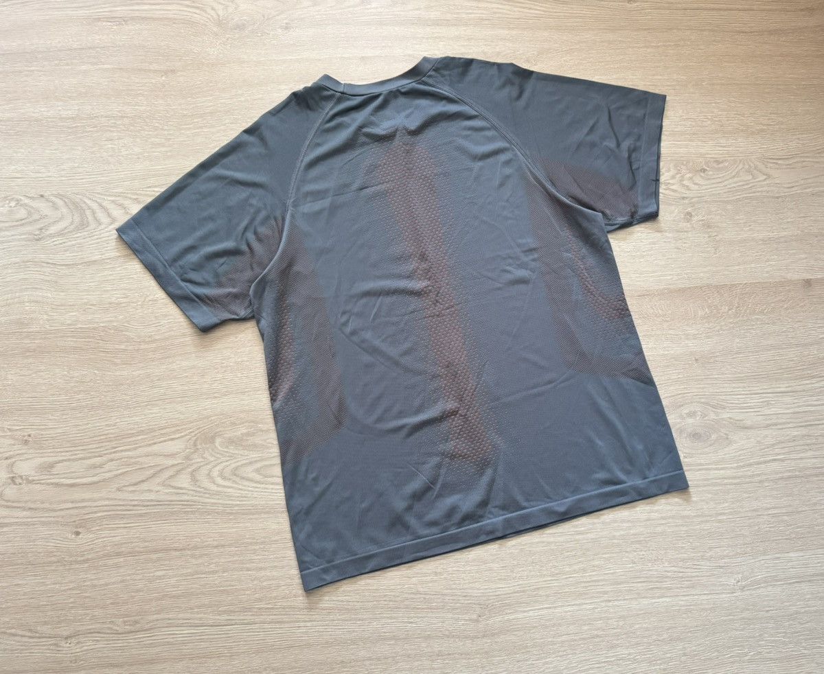 Vintage Vintage 00’s Amazing Nike y2k Japanese Sport T-Shirt Size US M / EU 48-50 / 2 - 5 Thumbnail