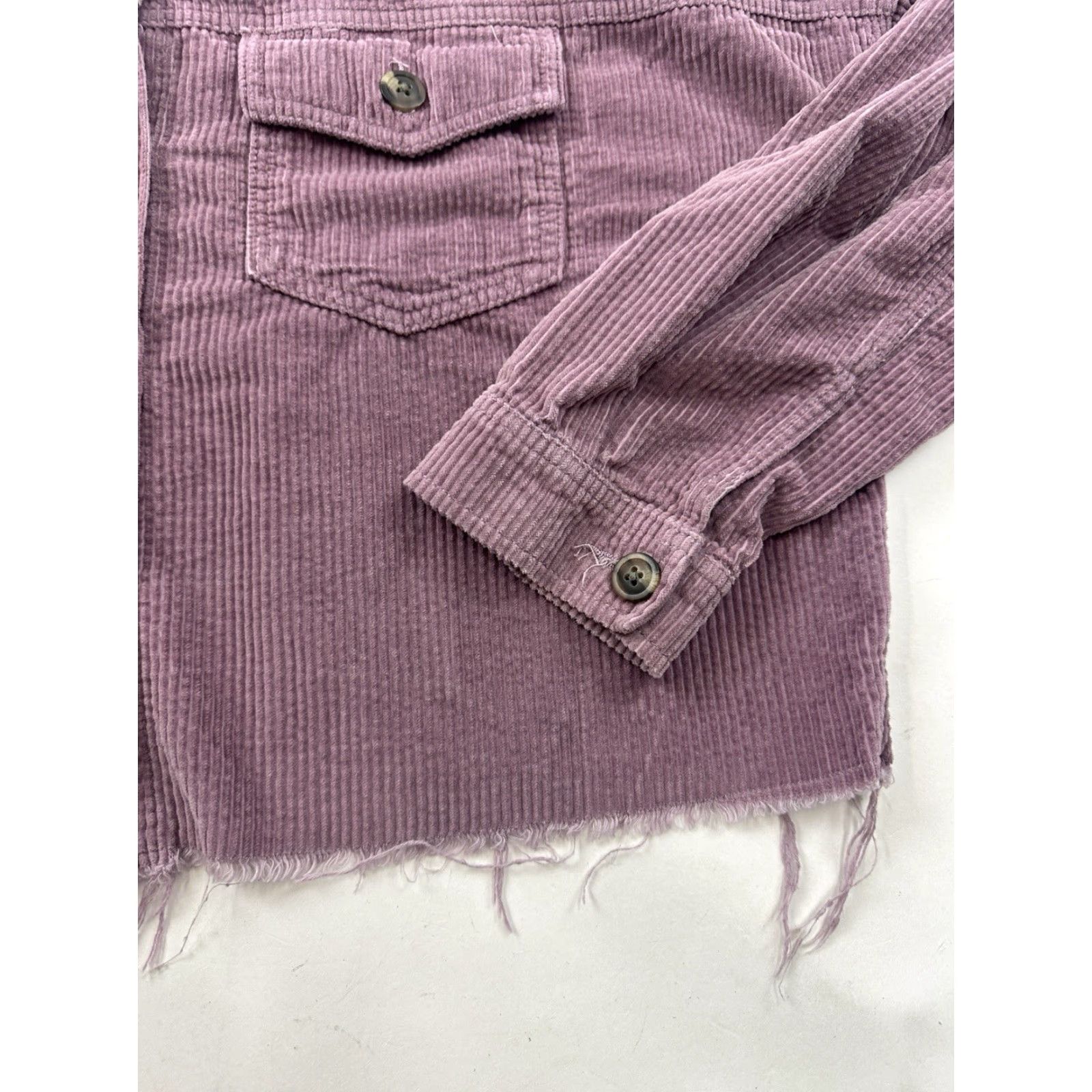 American Eagle Outfitters American Eagle Outfitters Shirt Women Small Pink Corduroy Button-Up Cropped Fringed Size S / US 4 / IT 40 - 2 Thumbnail