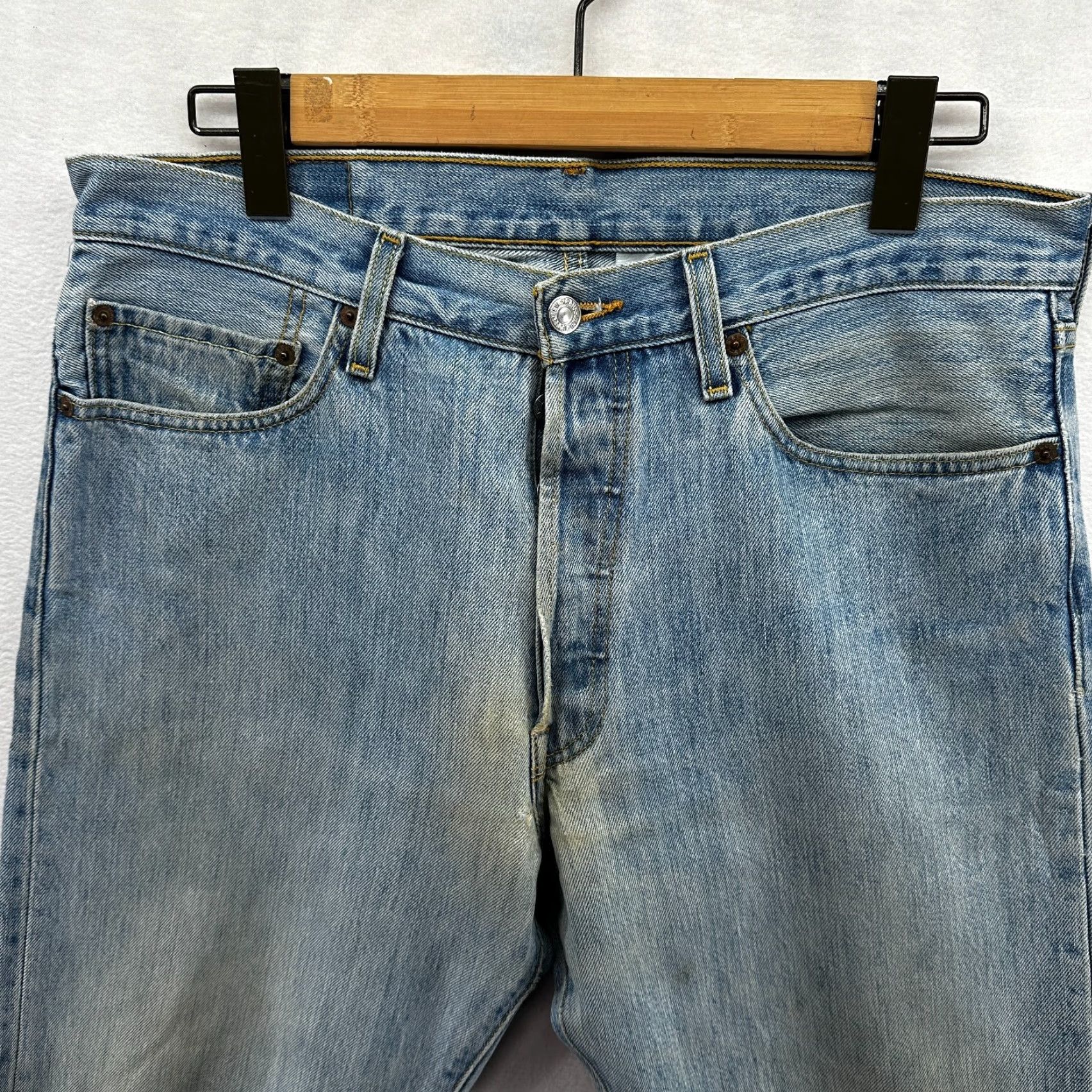 Levi's VINTAGE Levi's 501 Denim Jeans Button Fly 34x32 Men Blue Light Levi's Straight Adult Regular Mens Jeans Size US 34 / EU 50 - 2 Thumbnail