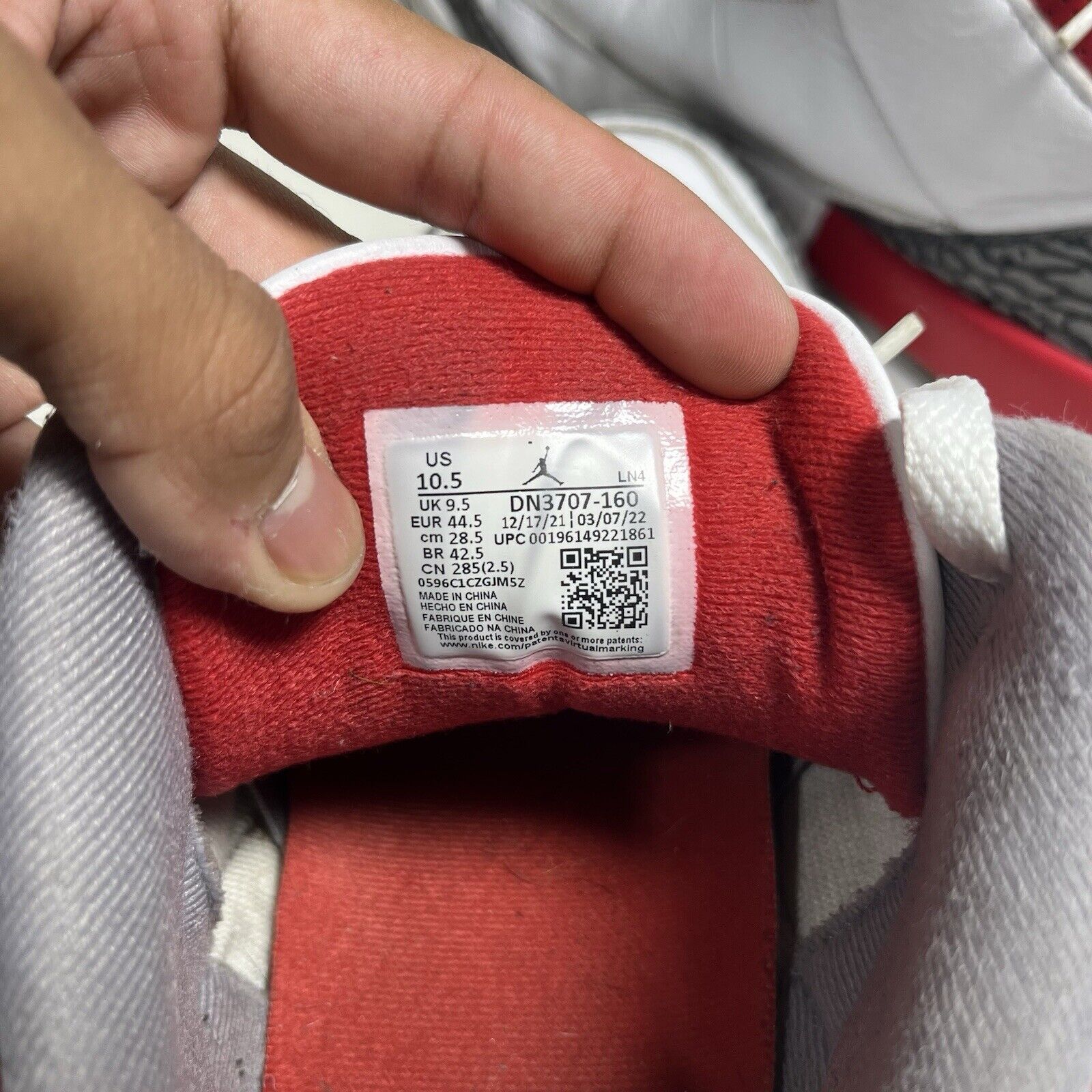 Jordan Brand Size 10.5 - Jordan 3 Retro Mid Fire Red Size US 10.5 / EU 43-44 - 7 Thumbnail