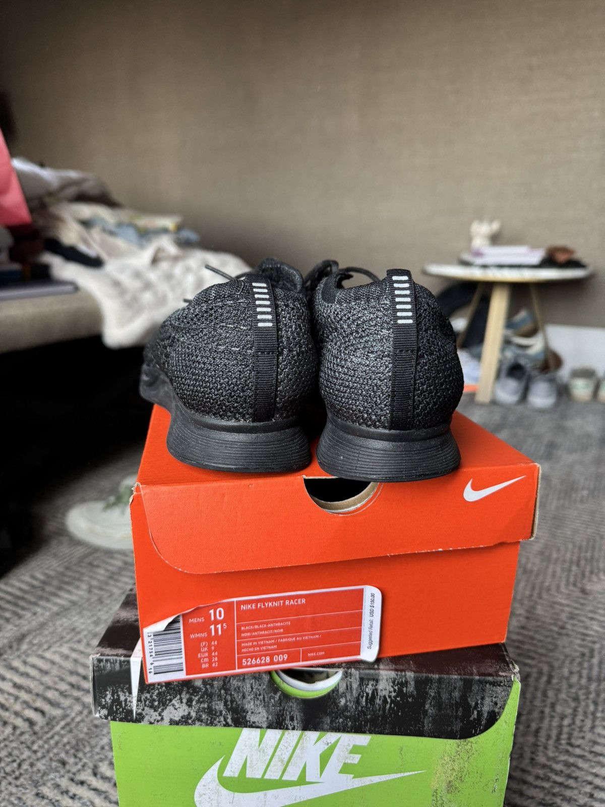 Nike Nike Flyknit Racer Size US 10 / EU 43 - 3 Thumbnail
