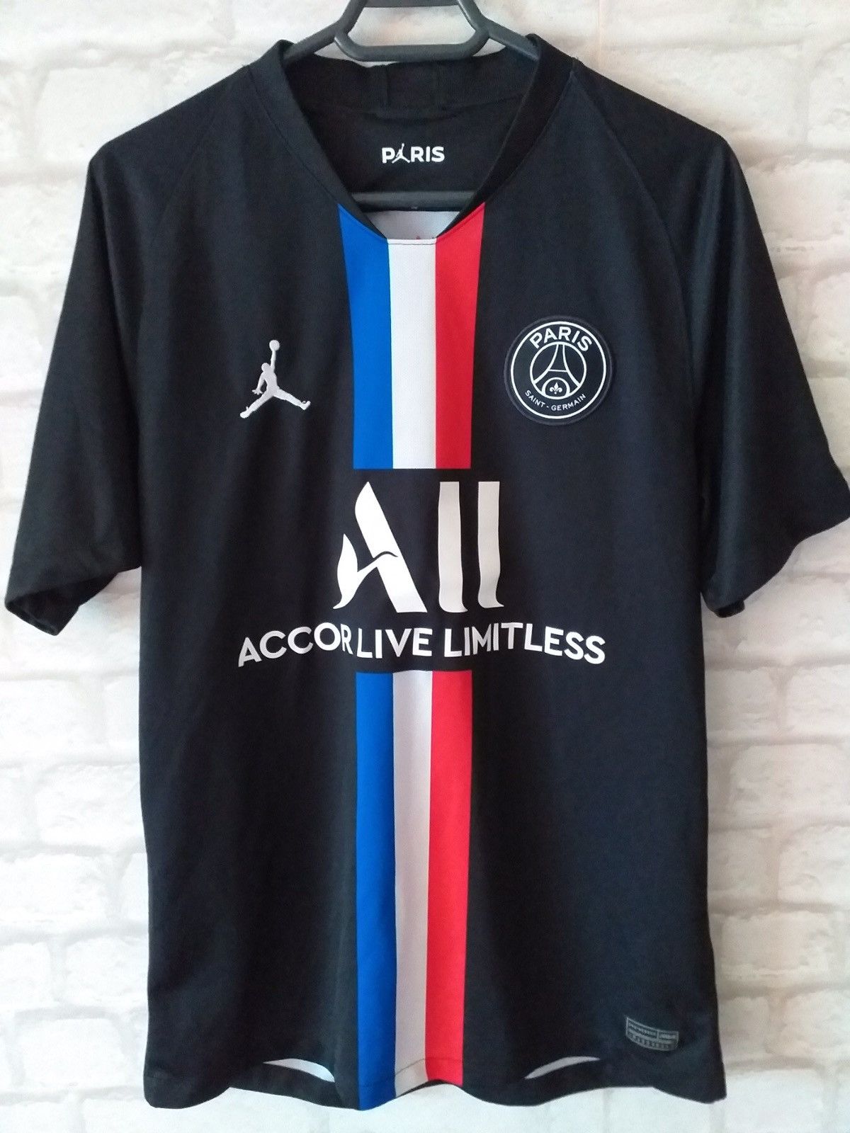 Jordan Brand PSG Football Jersey Jordan M Size US M / EU 48-50 / 2 - 3 Thumbnail