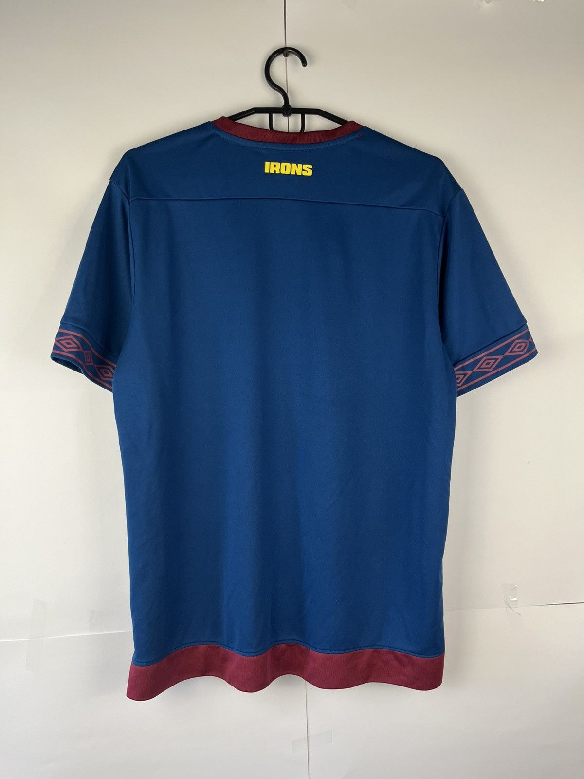 Umbro Umbro Westham United London Soccer Football Jersey Size US L / EU 52-54 / 3 - 5 Thumbnail