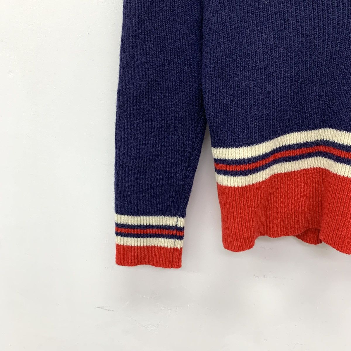 Gucci Gucci Navy Striped V-Neck Long Sleeve Knit Sweater K26WX Size M / US 6-8 / IT 42-44 - 4 Thumbnail