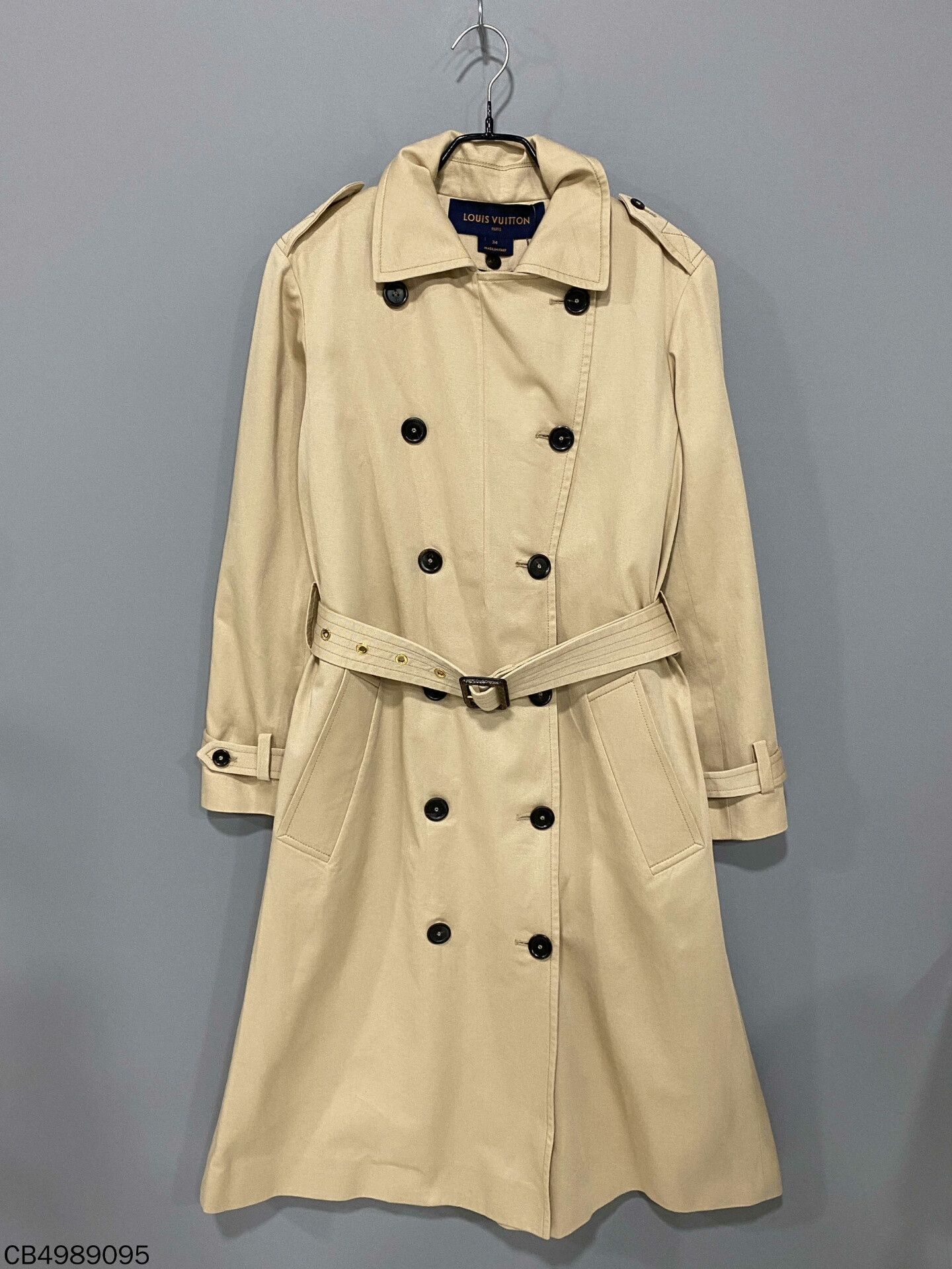 Louis Vuitton Louis Vuitton Wool Long Beige Coat M Women Size M / US 6-8 / IT 42-44 - 1 Thumbnail