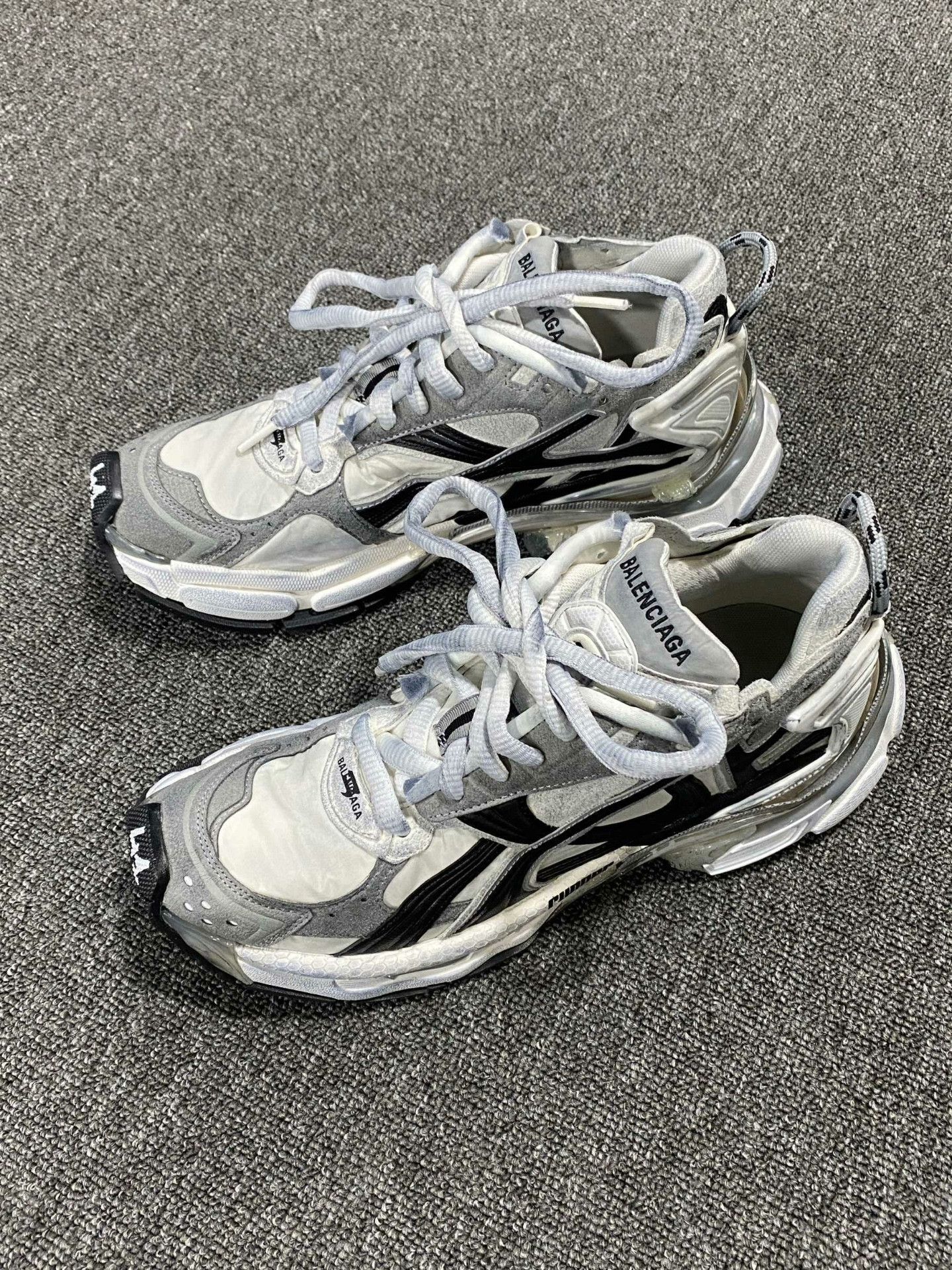 Balenciaga Balenciaga Running Gray Lowtop Sneakers 8.5 Men Size US 8.5 / EU 41-42 - 1 Thumbnail