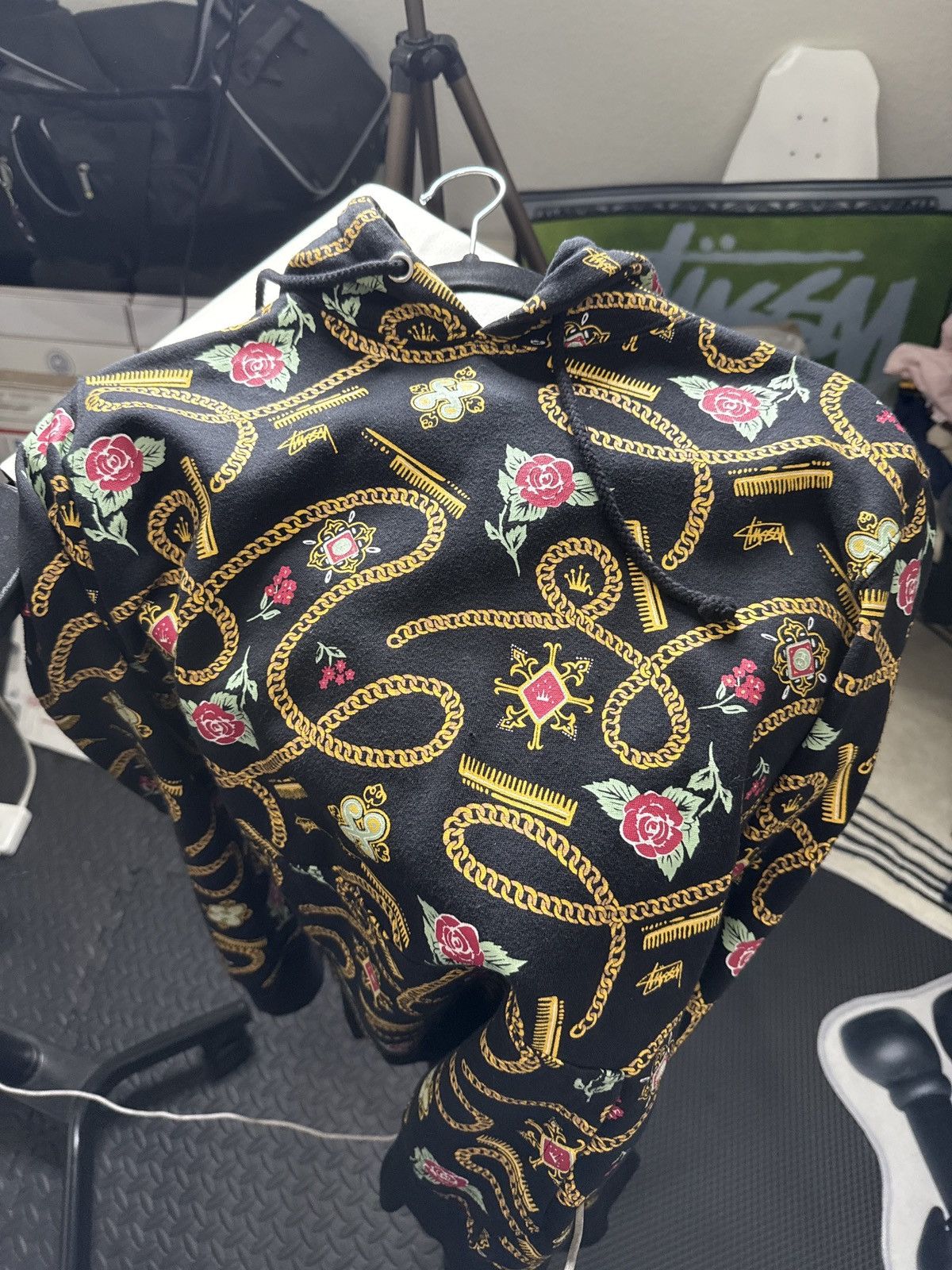 Stussy Stüssy Gold Chain Rose Hoodie – Black – Size M Size US M / EU 48-50 / 2 - 7 Thumbnail
