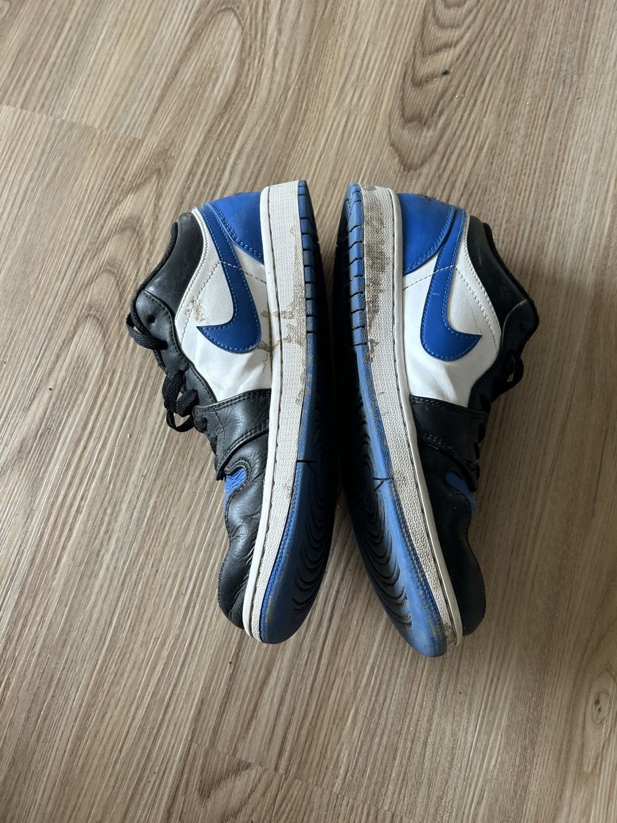 Jordan Brand Jordan 1 Low Alternate Royal Toe Size US 9 / EU 42 - 3 Thumbnail