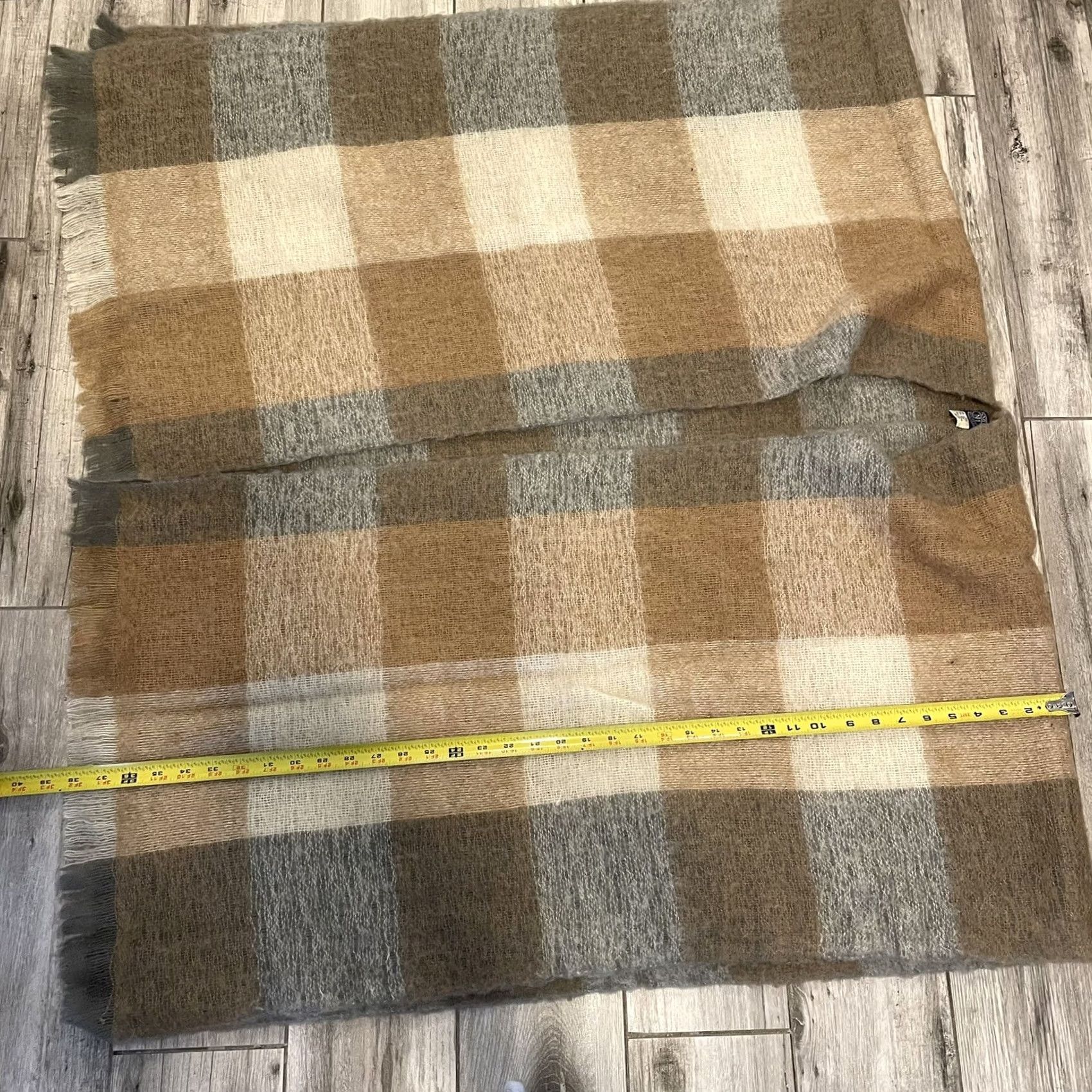 Vintage VTG Buffalo Check JENNIFER MOORE Tan Wool SHAWL Poncho SWEATER Fringe Boho OS Women Knit Open-Knit Pullover Camisole Style Designer 90s Japan Size ONE SIZE - 3 Thumbnail