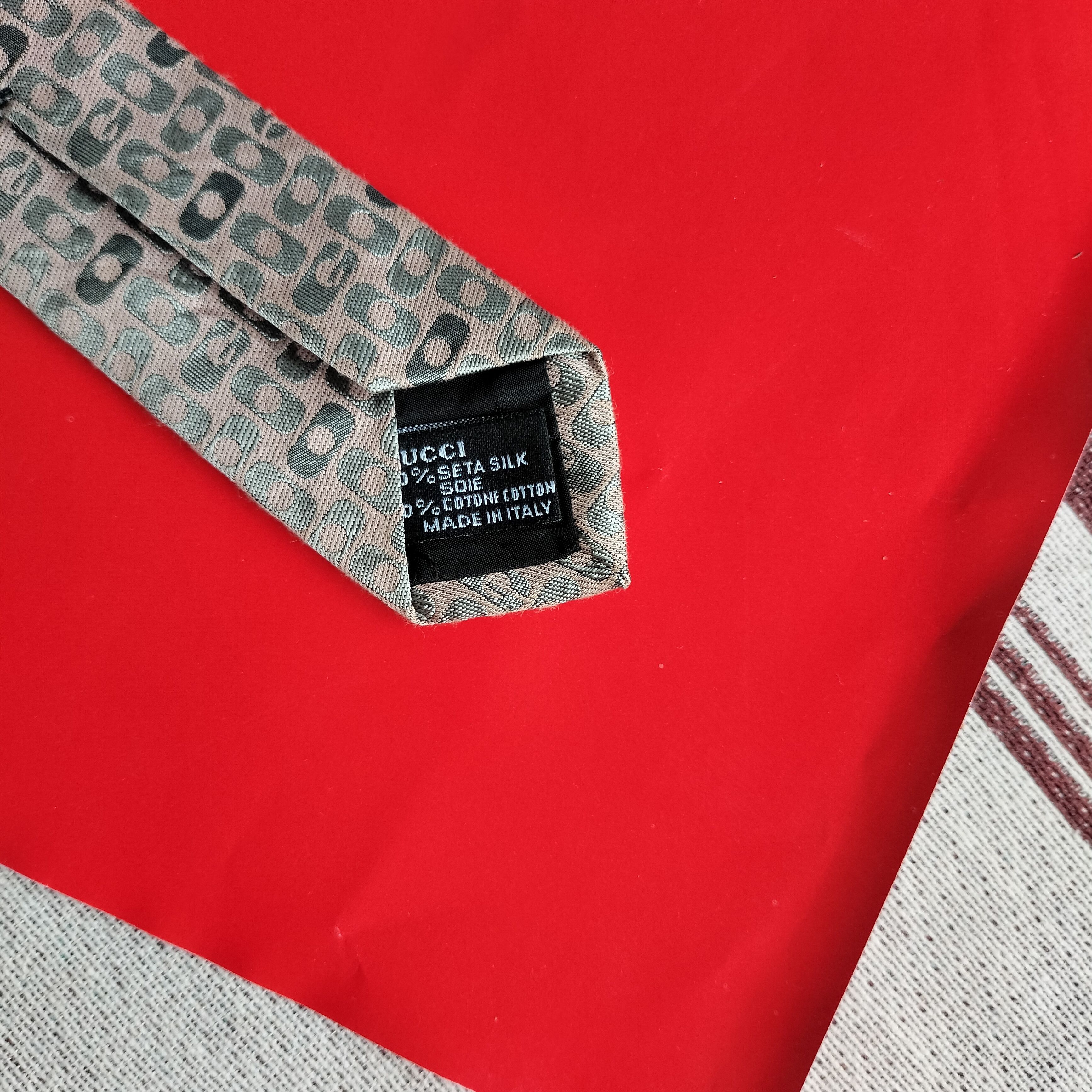 Gucci Early 2000 Gucci tom ford era font tie Size ONE SIZE - 11 Thumbnail