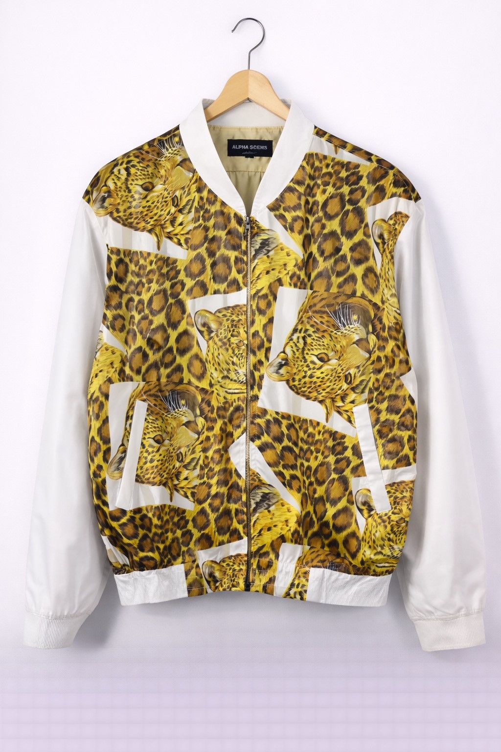 Japanese Brand Alpha Scene Leopard Statement Animal Print L/weight Jacket Size L / US 10 / IT 46 - 1 Thumbnail