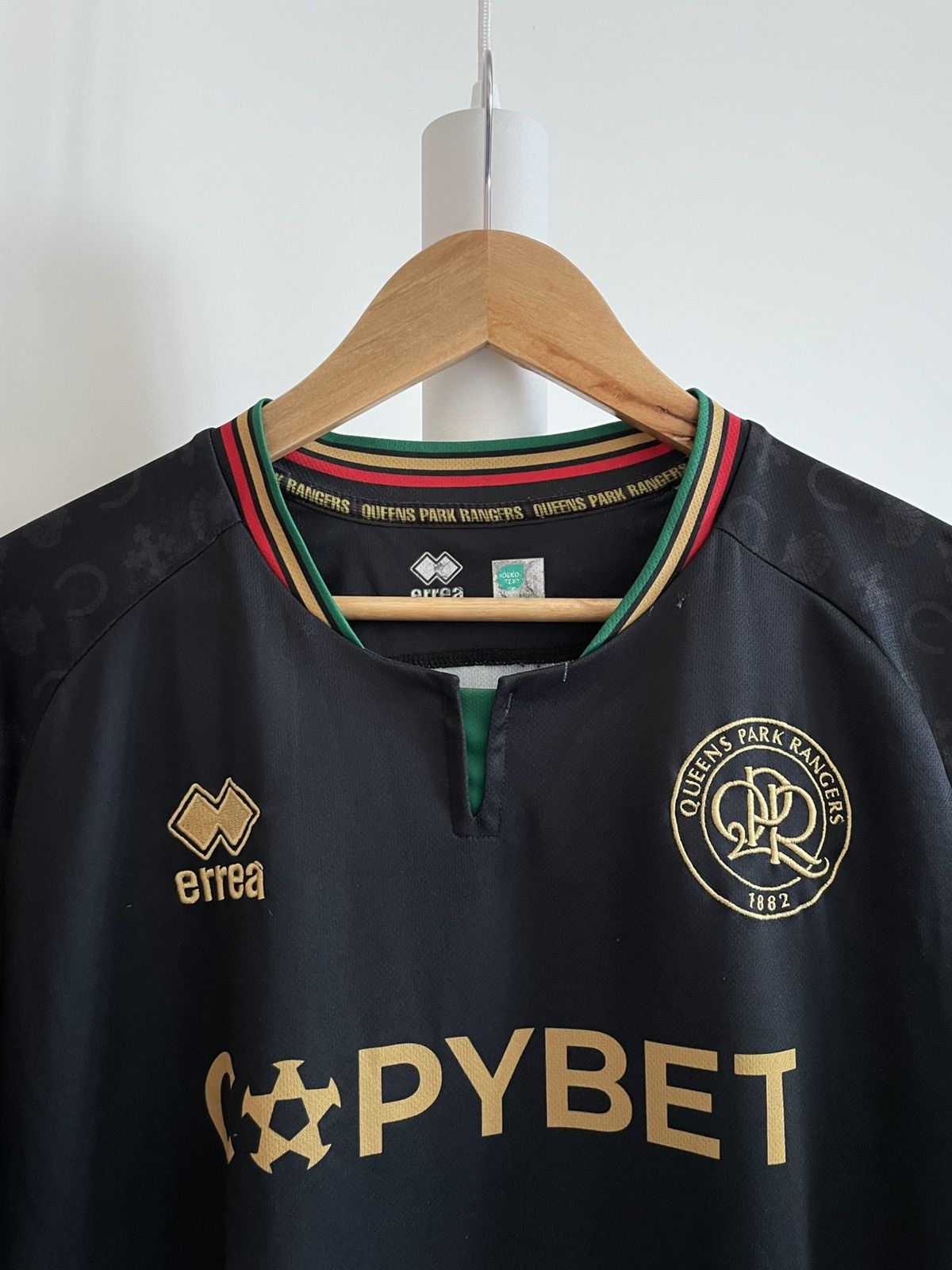 Errea Errea Queens Park Rangers 2024/2025 Football Shirt Jersey Size US L / EU 52-54 / 3 - 4 Thumbnail