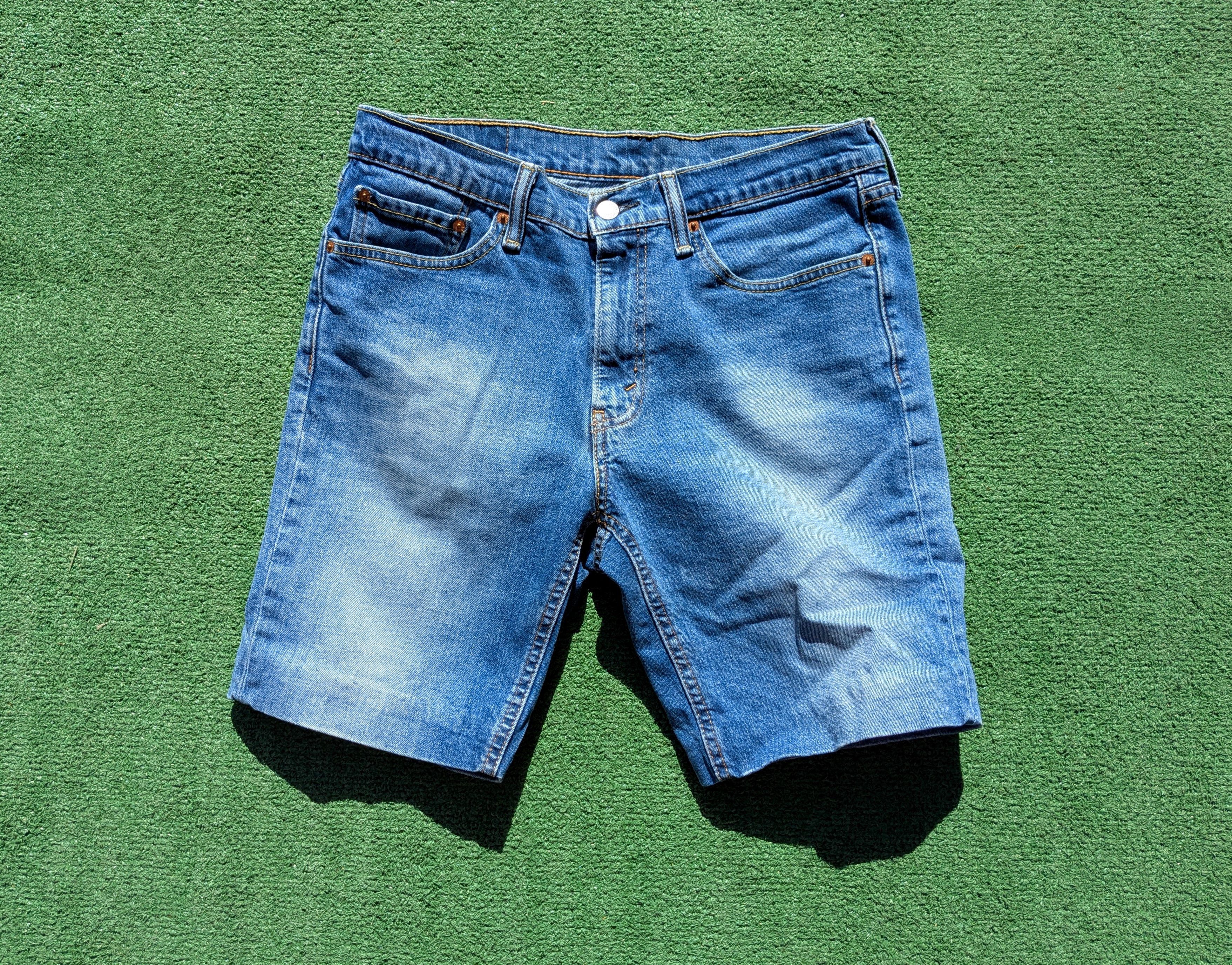 Levi's Levis 541 Jean Shorts HEMMED Dark Wash Denim Red Tab Jorts Size US 33 - 2 Thumbnail