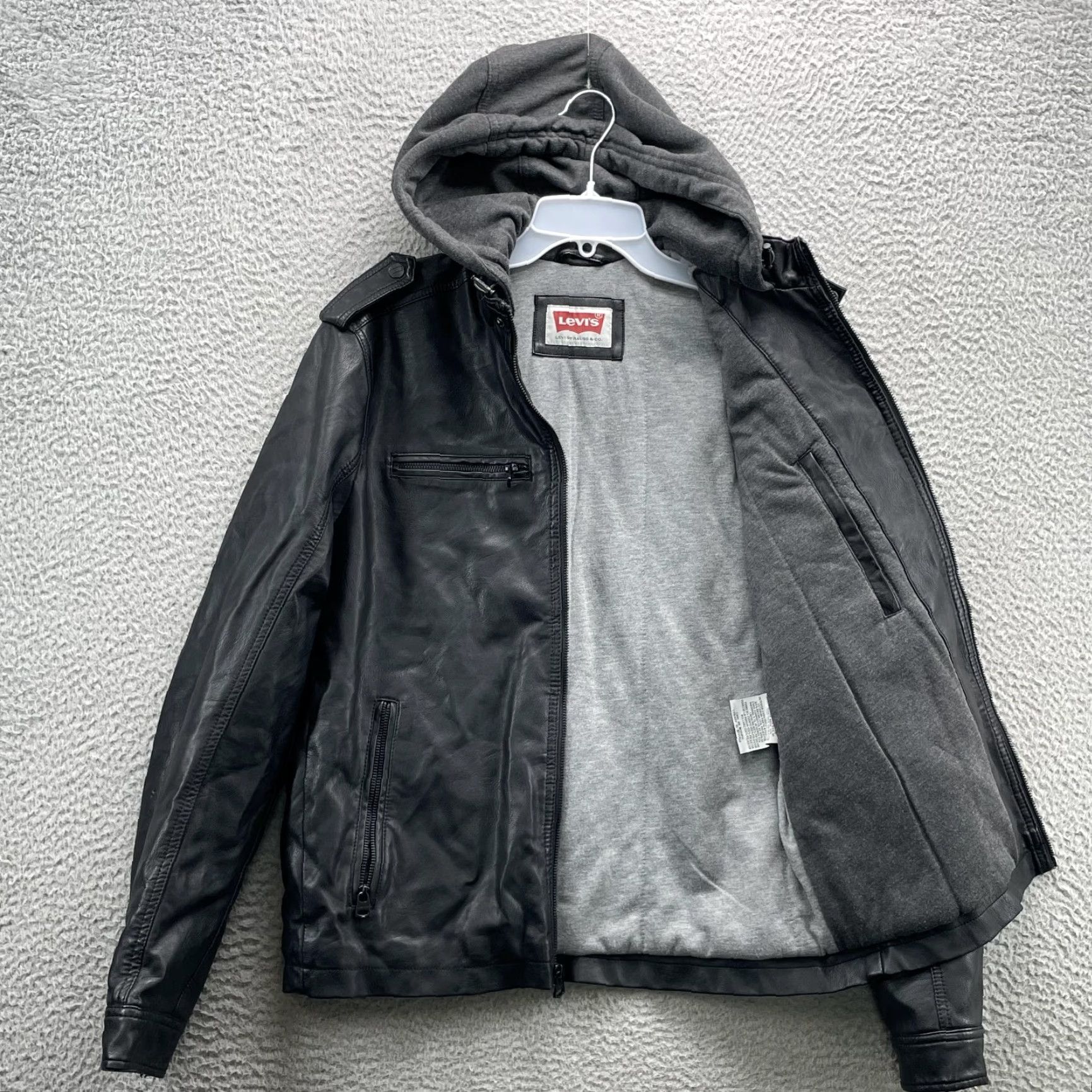 Levi's Levi's Hooded Vegan Leather Jacket Men's Medium Insulated Moto Streetwear Bomber Jacket Adult Regular Black 90s Western Repurposed? Size US M / EU 48-50 / 2 - 7 Thumbnail