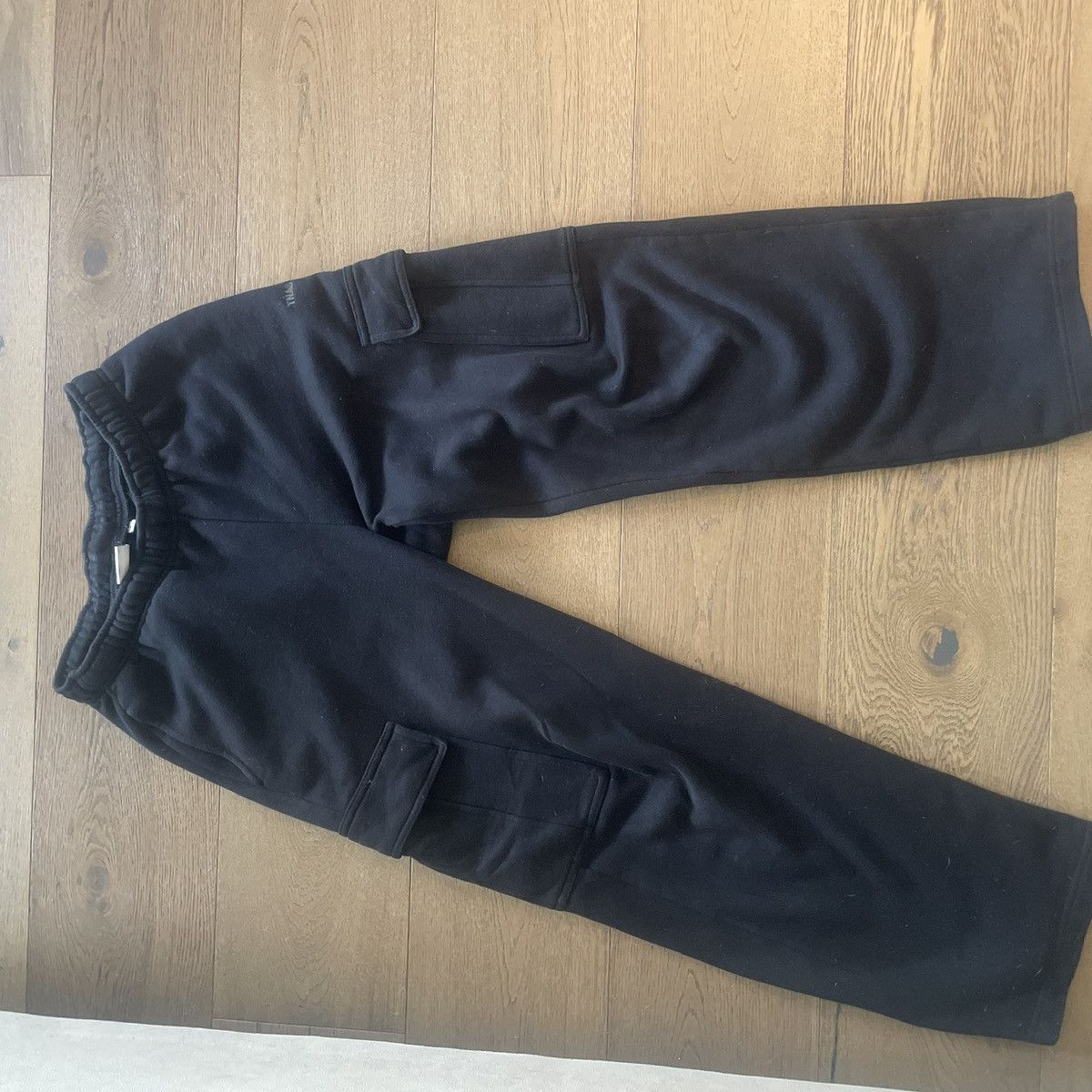 Aritzia Aritiza cargo sweatpants (comes with 2 colours) Size 26" / US 2 / IT 38 - 1 Thumbnail