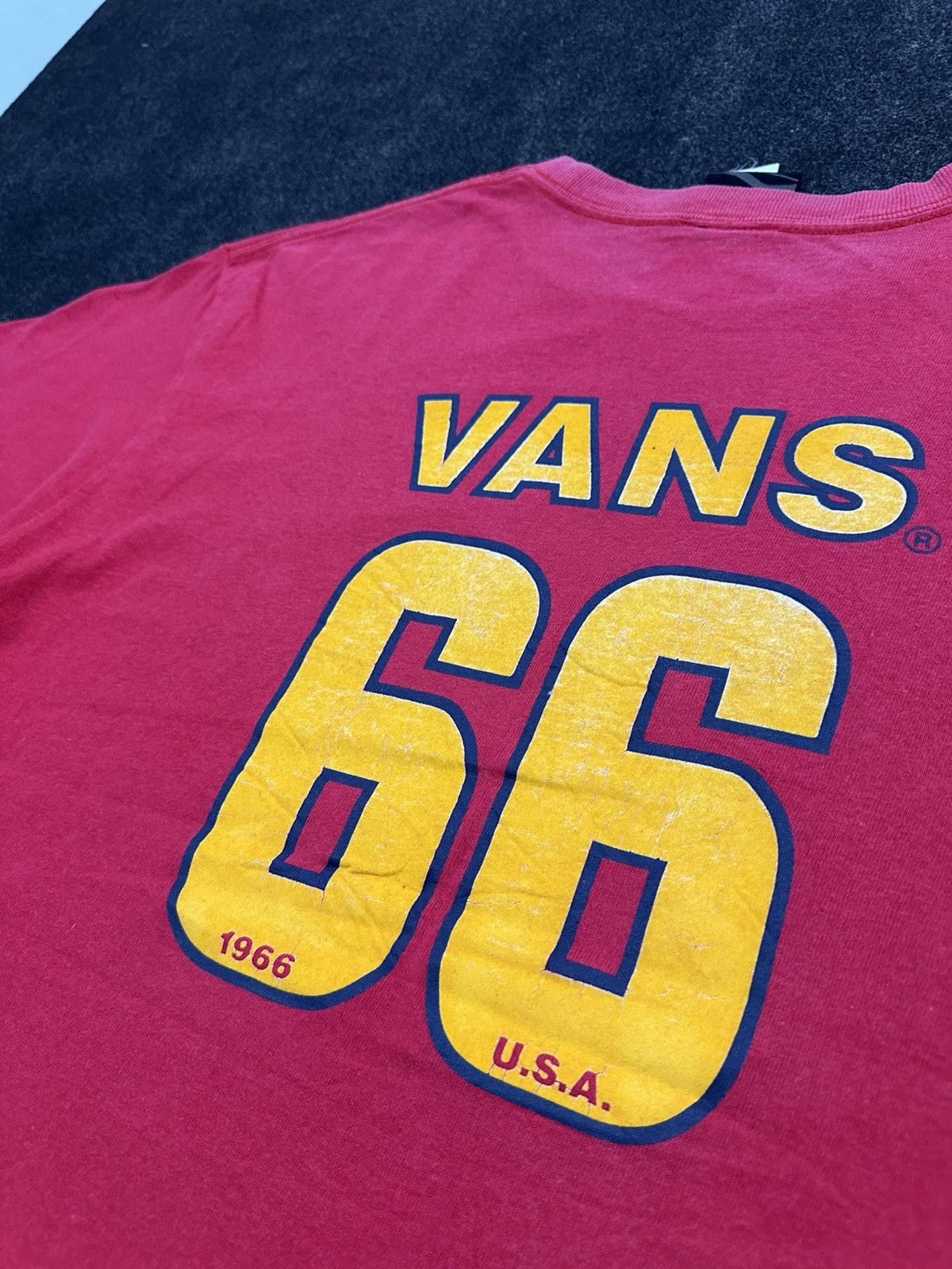 Vans Vintage 90s/Y2K VANS "66" USA Graphic T-Shirt - Red Size US L / EU 52-54 / 3 - 7 Thumbnail