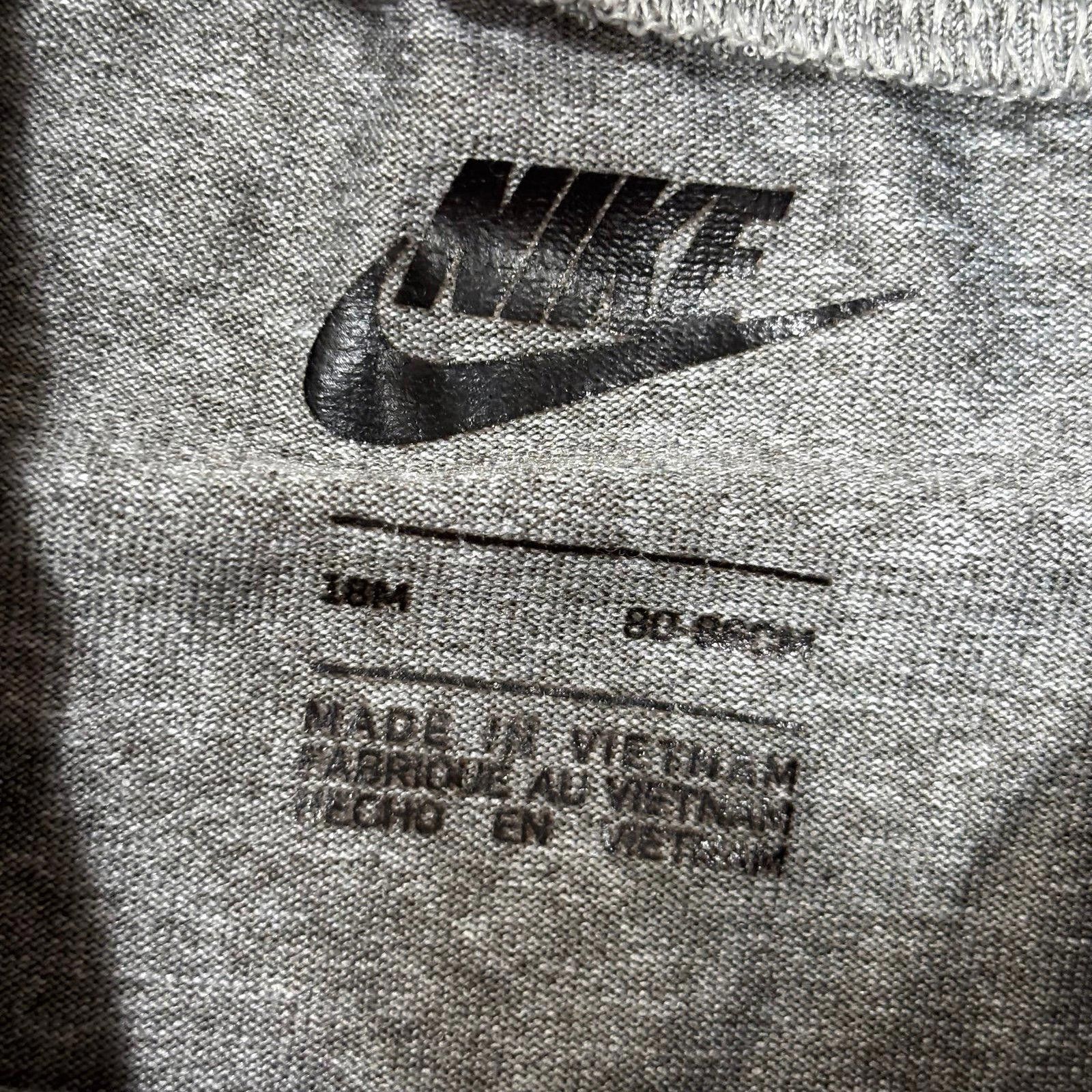 Nike Nike Gray Logo T-Shirt Baby 18 Months Size US XXS / EU 40 - 5 Thumbnail