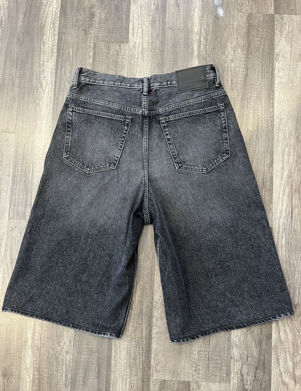 Acne Studios Acne Studios Loose fit denim shorts Size US 30 / EU 46 - 2 Thumbnail