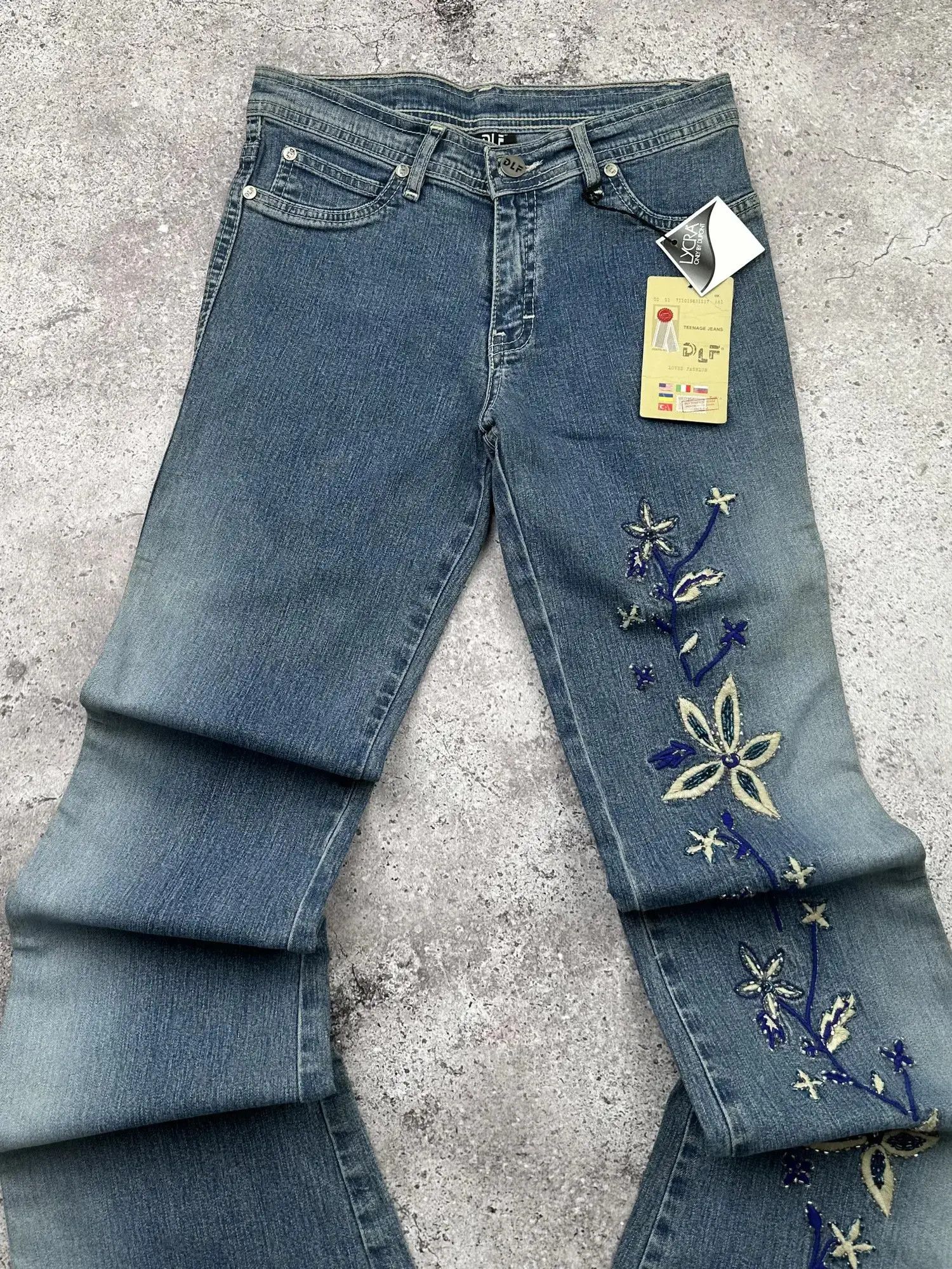Japanese Brand Vintage Flare Embroidered Print Jeans C217(V616) Size 25" / US 0 / IT 36 - 2 Thumbnail