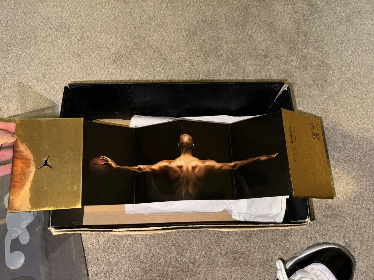 Jordan Brand 2006 Air Jordan 11 Retro 'Concord - Defining Moments Pack' Size US 12 / EU 45 - 10 Thumbnail