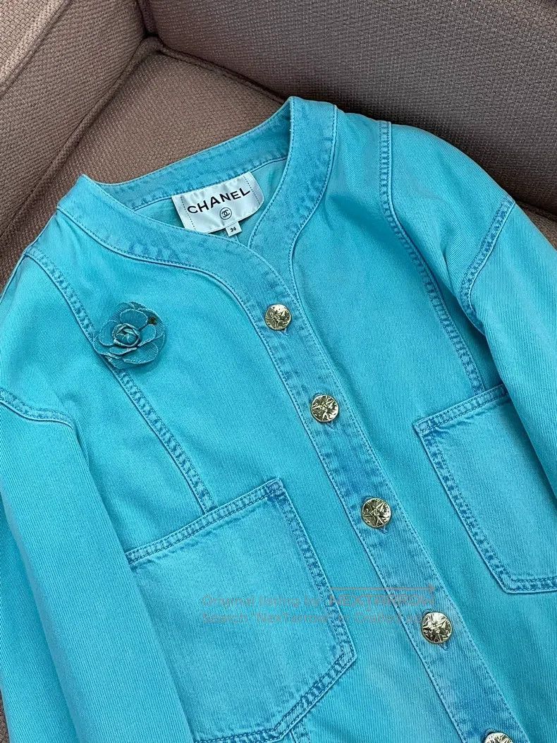 Chanel Chanel 21 Spring and Summer Blue Camelia brooch Denim Jack Size XS / US 0-2 / IT 36-38 - 2 Thumbnail